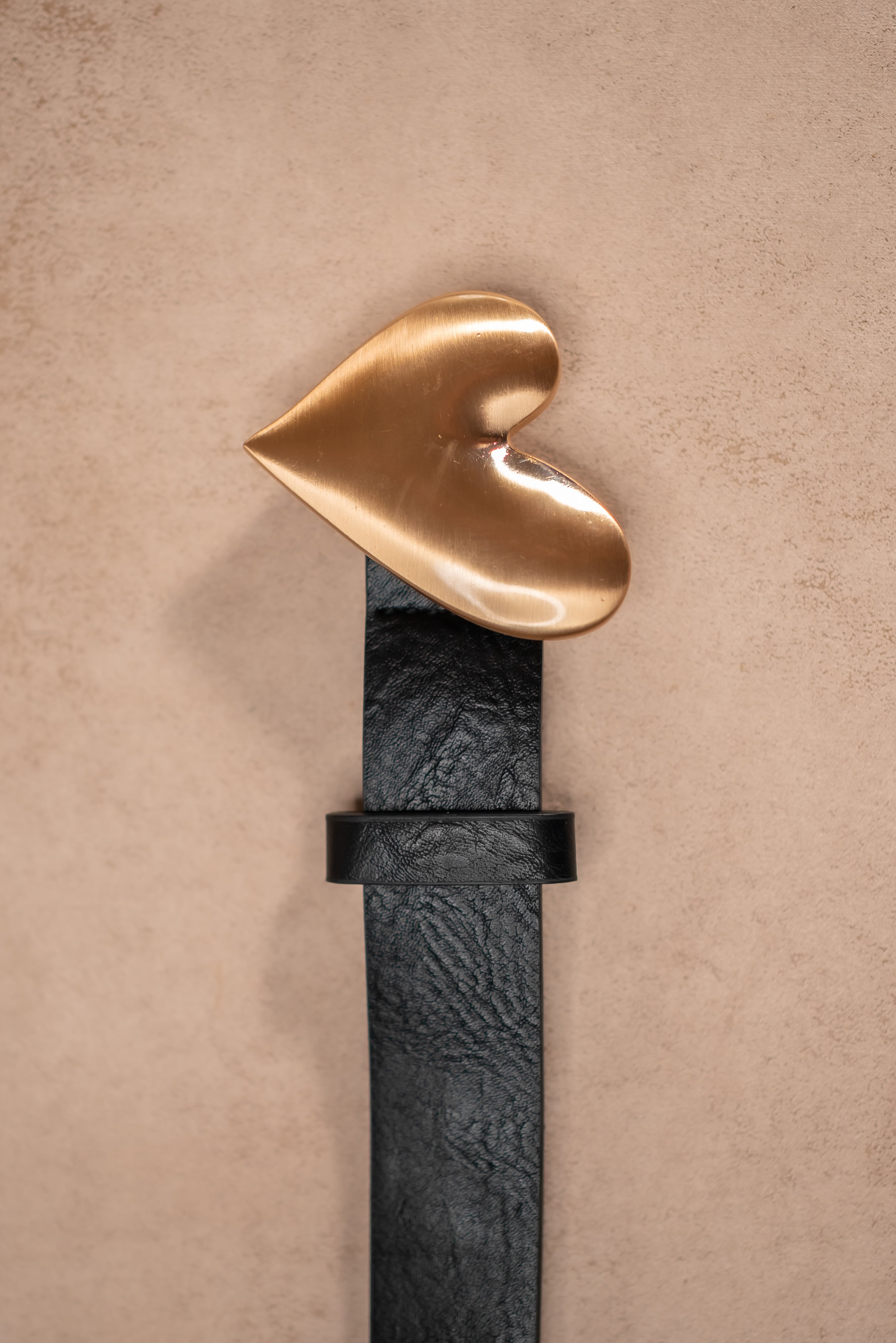 Gürtel mit goldenem Herz, schwarz