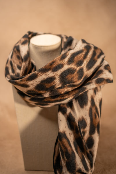 Weicher Schal mit Leo-Print