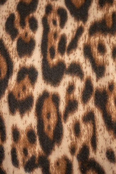 Weicher Schal mit Leo-Print