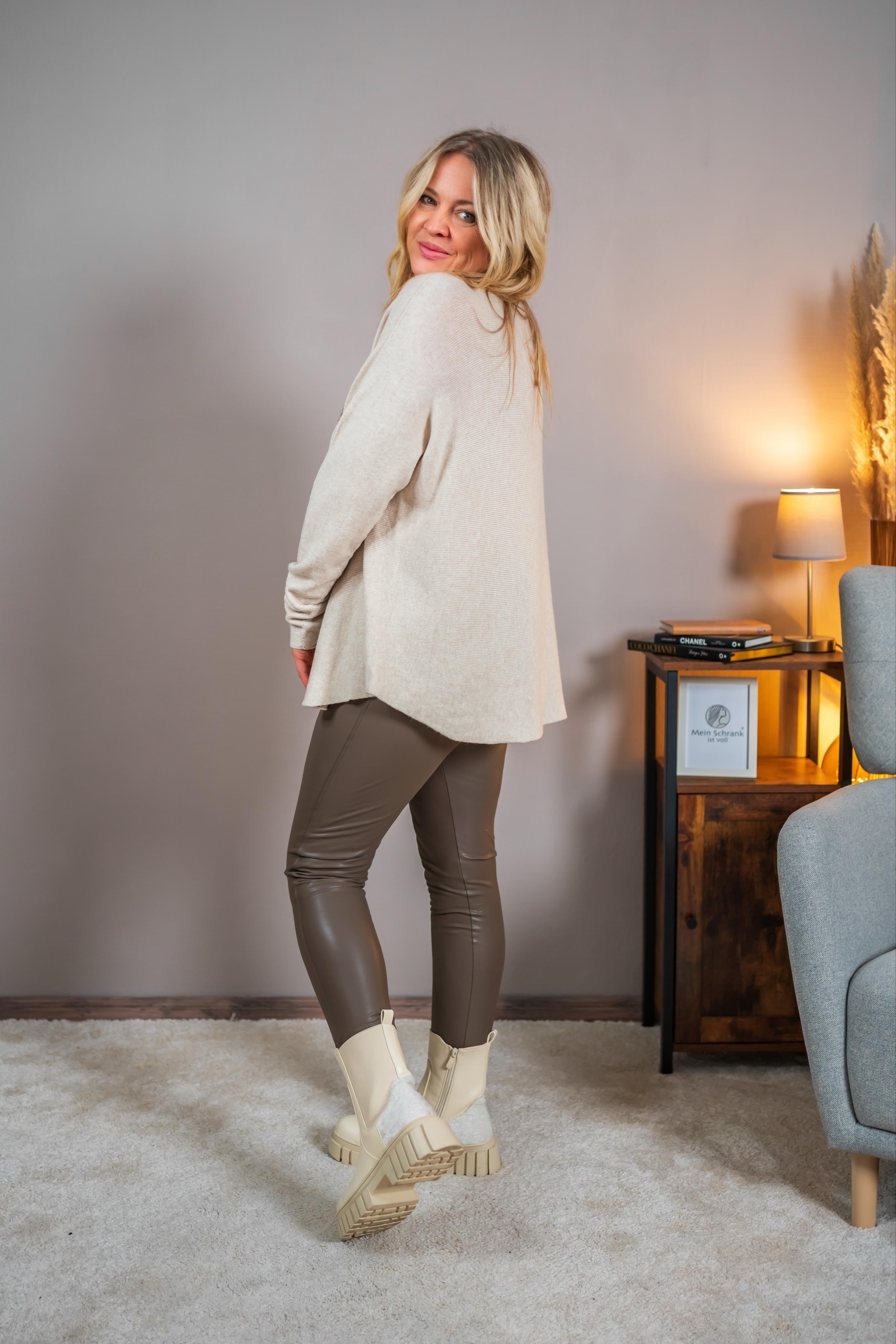 Feinstrickpullover mit Design, beige