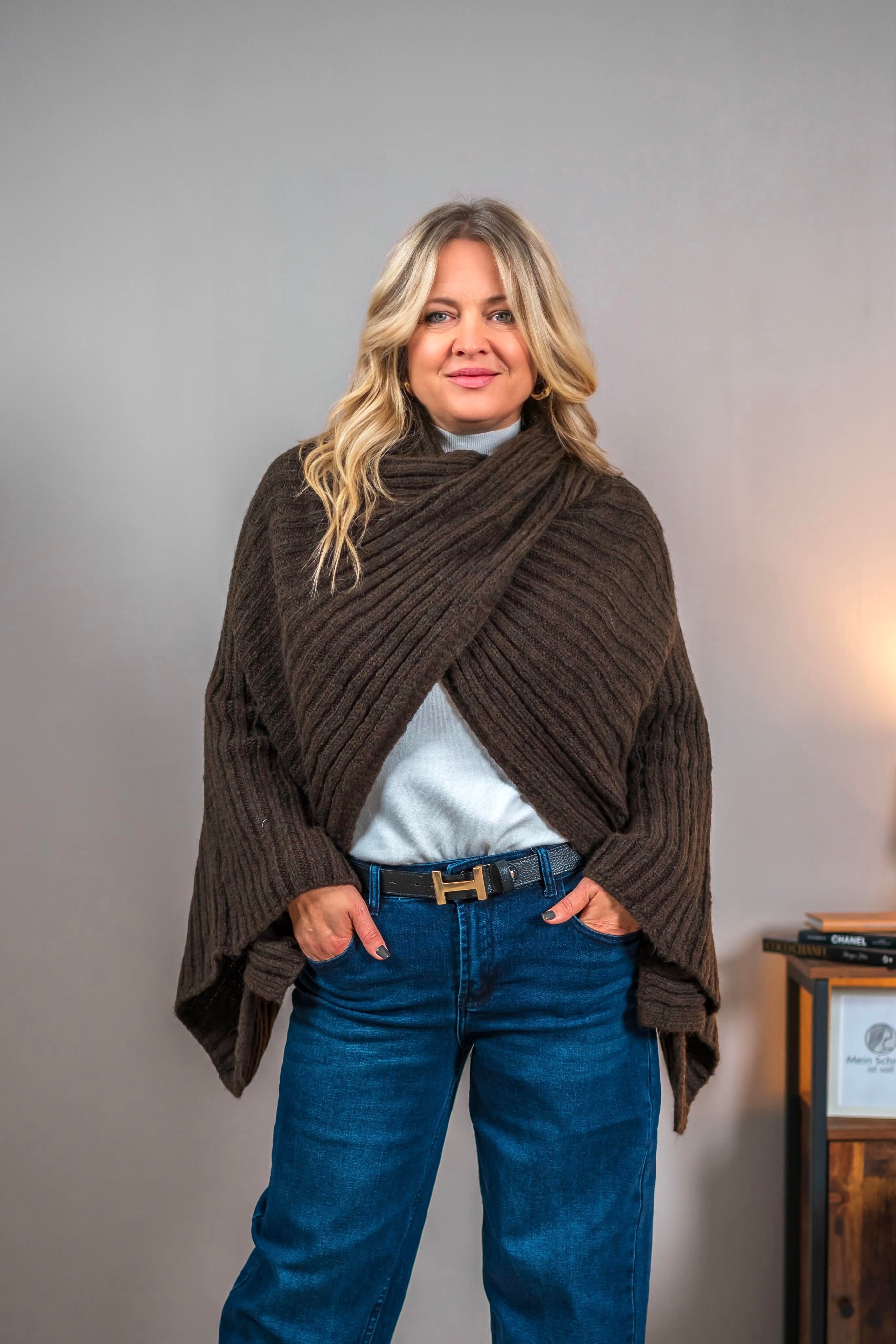 Poncho aus Strick, dunkelbraun