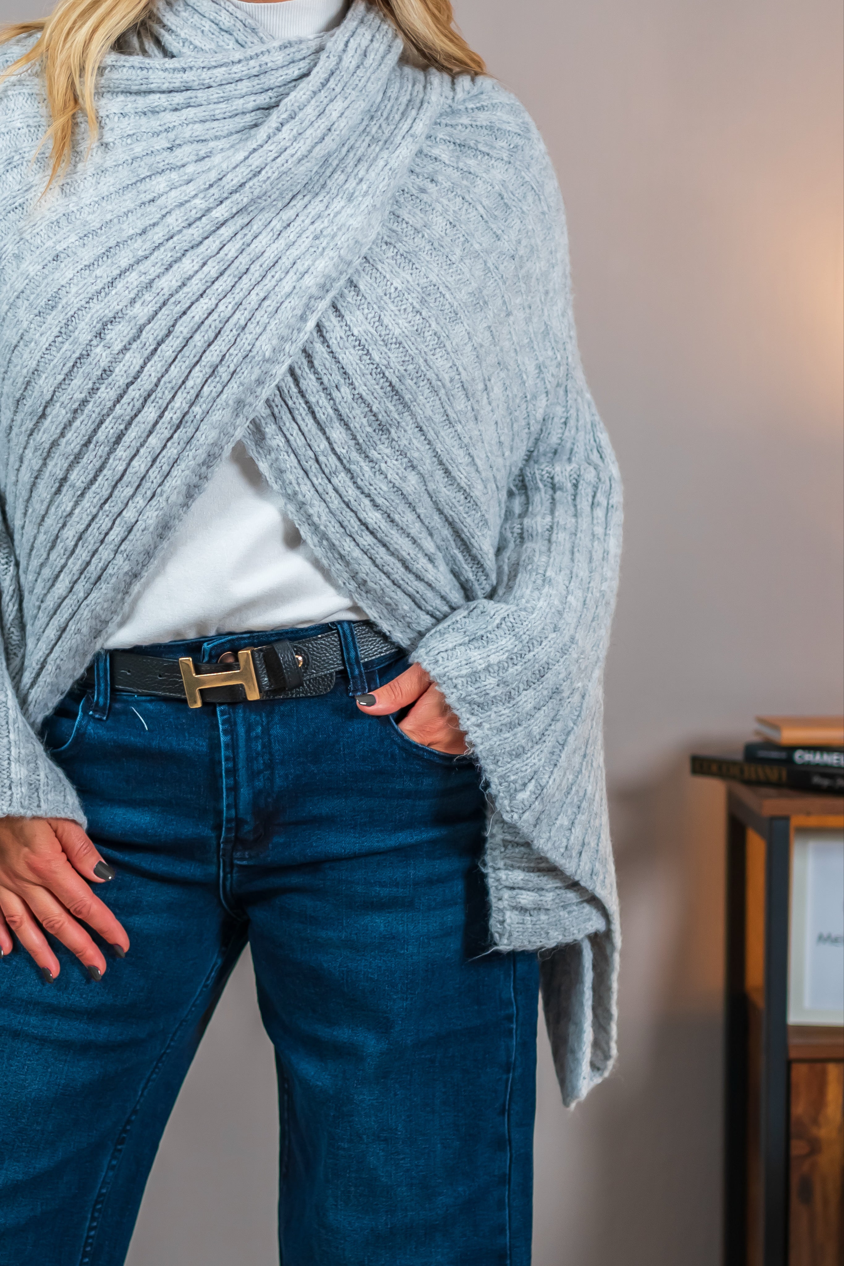 Poncho aus Strick, grau