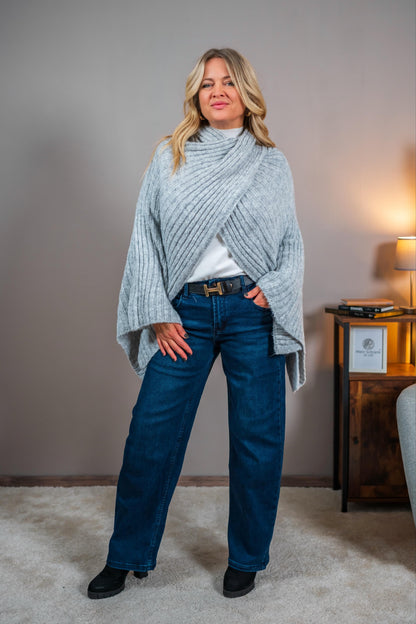 Poncho aus Strick, grau