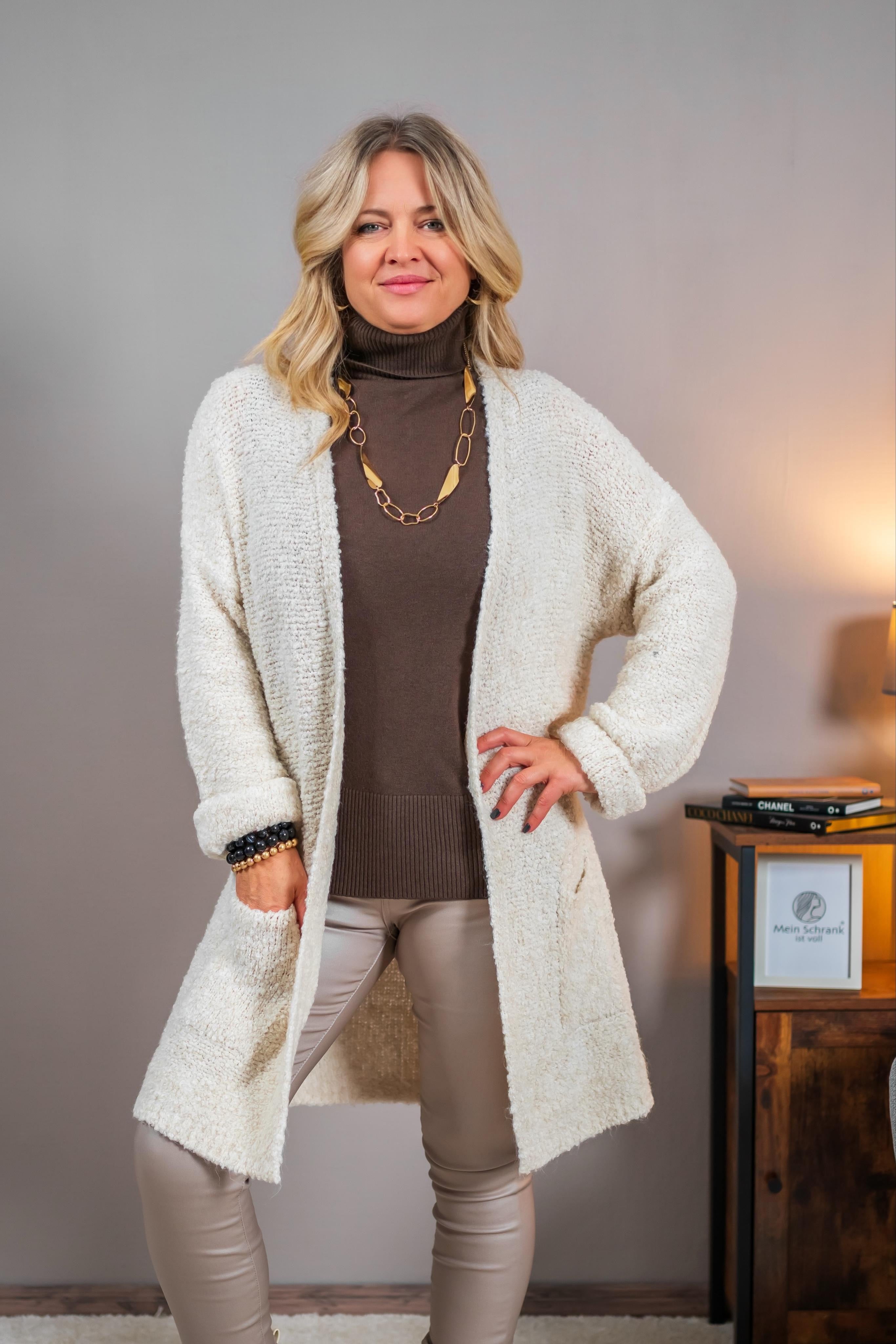 Bouclé-Cardigan, cremeweiß