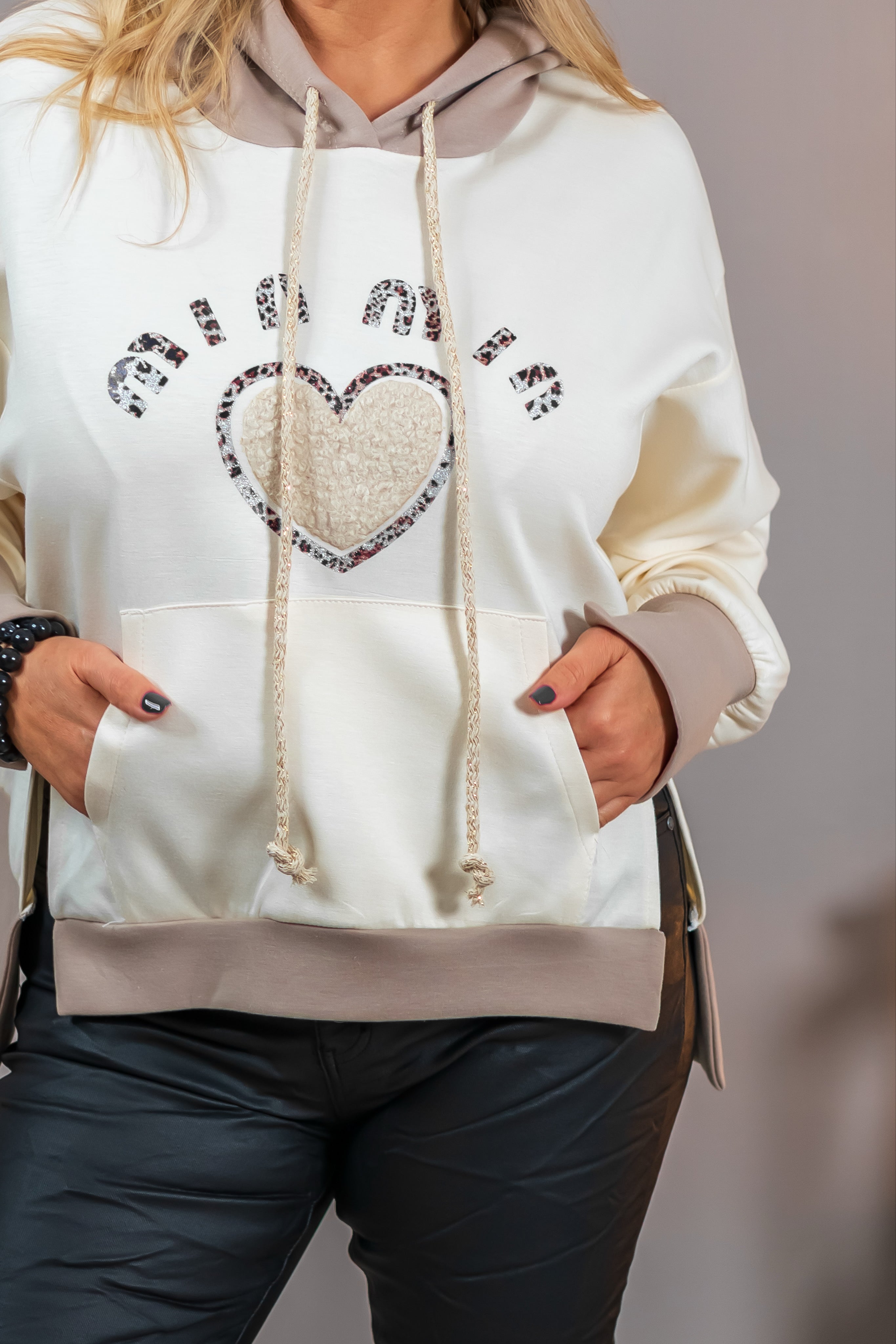 Leichter Hoodie mit Herz-Print