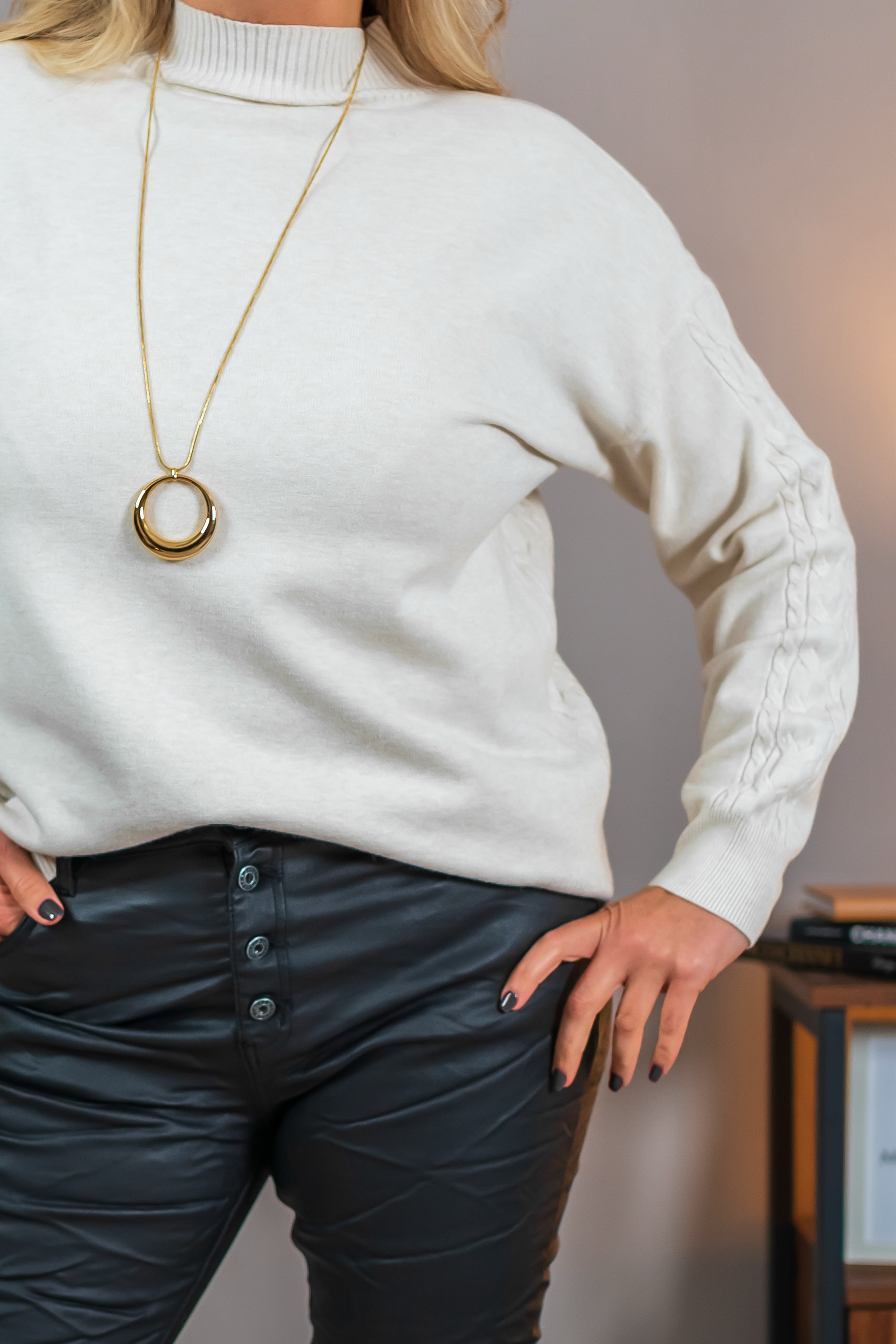 Feinstrickpullover mit Stehkragen, creme