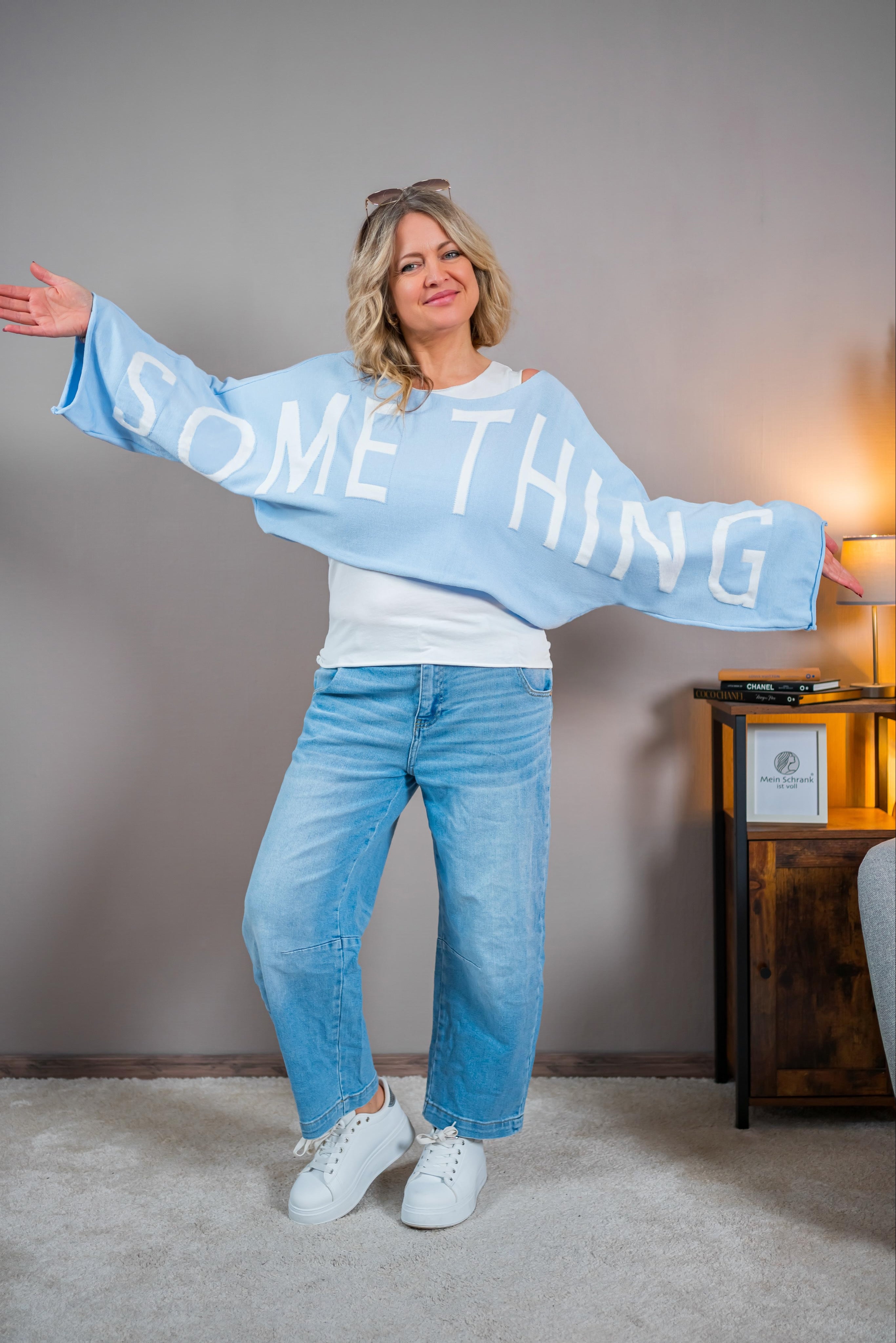 Crop Pulli "SOMETHING", hellblau