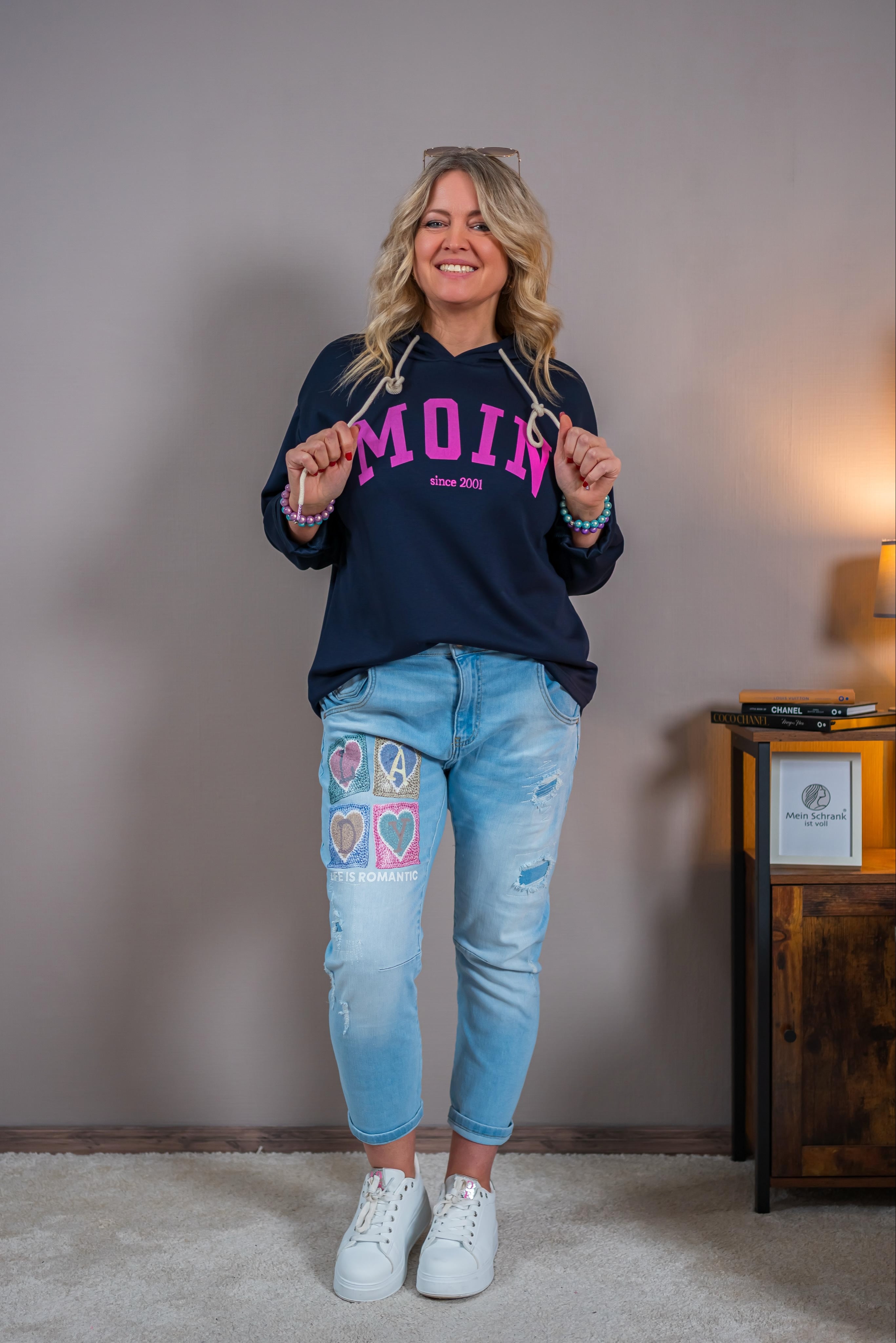 Hoodie mit Neon-Print "MOIN", dunkelblau