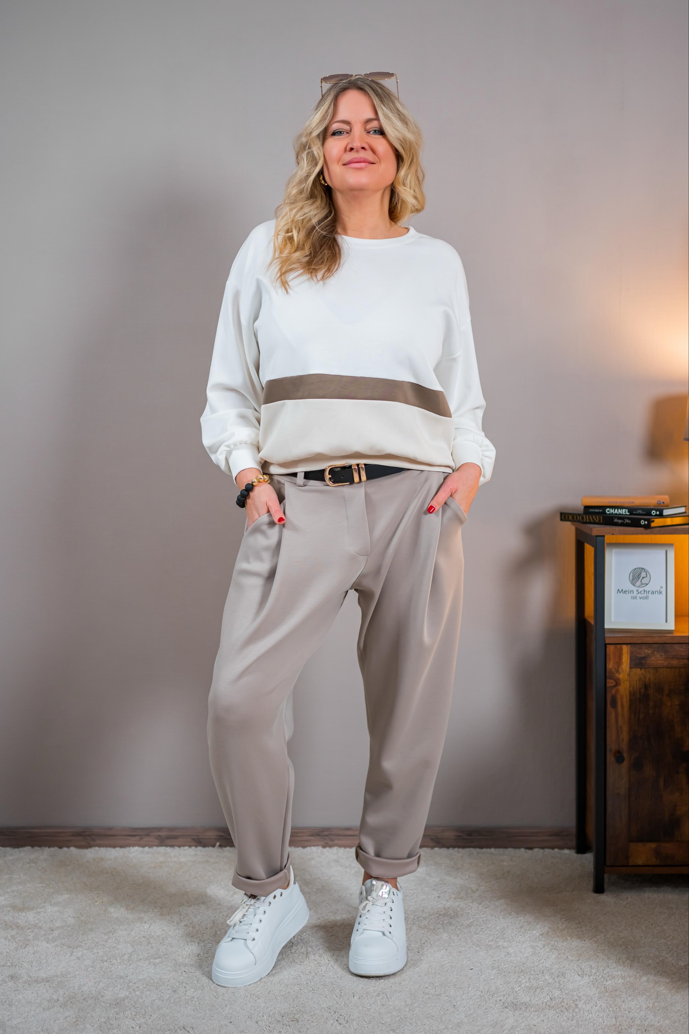 Sweatshirt im Colorblock-Design, weiß/creme/taupe