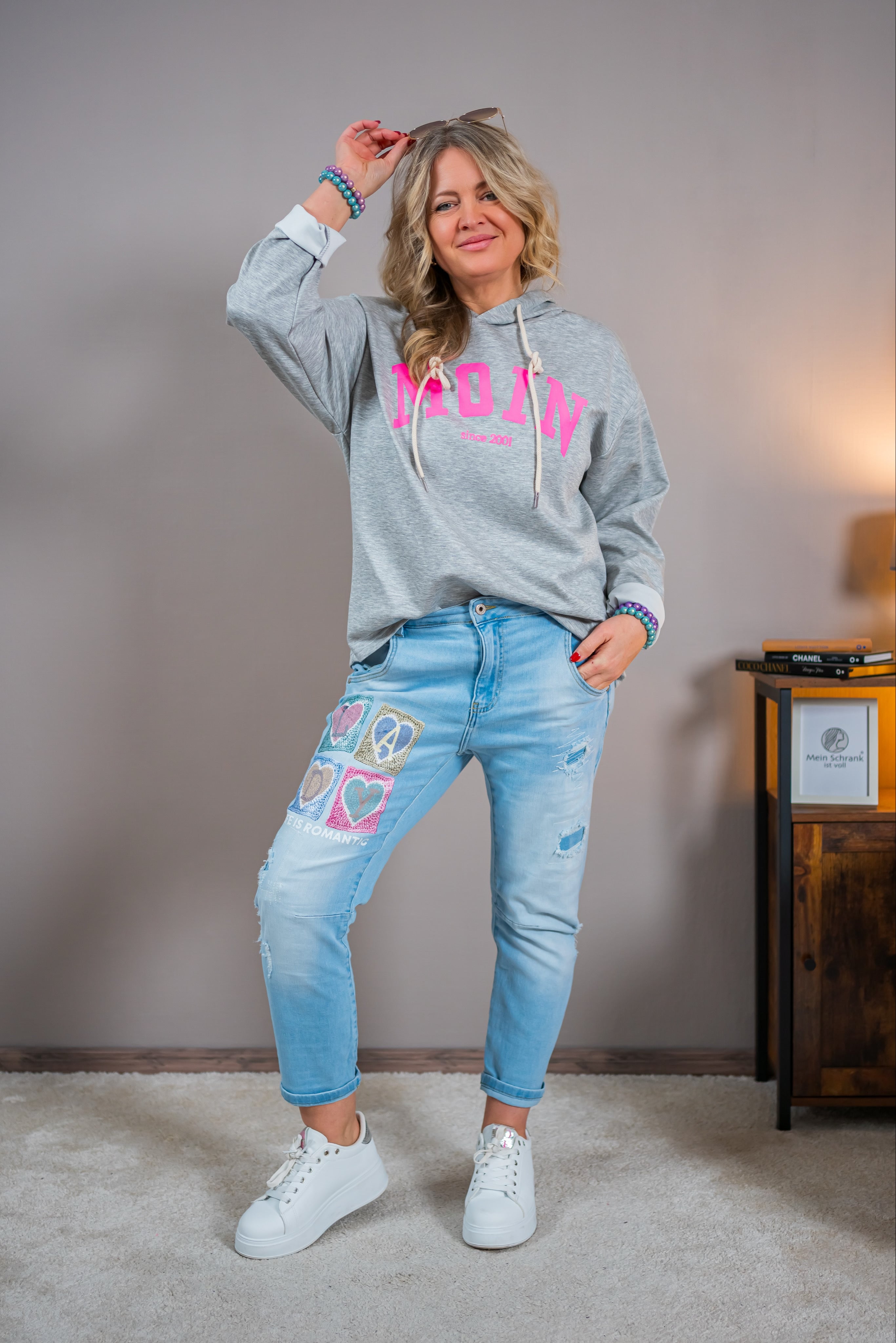 Hoodie mit Neon-Print "MOIN", grau