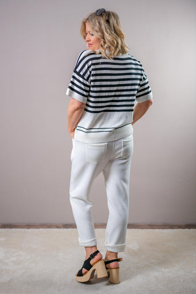 Kurzarm-Feinstrickpullover mit Streifen, schwarz/weiß