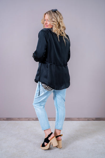 Blazer in Satin-Optik mit Bindeband, schwarz