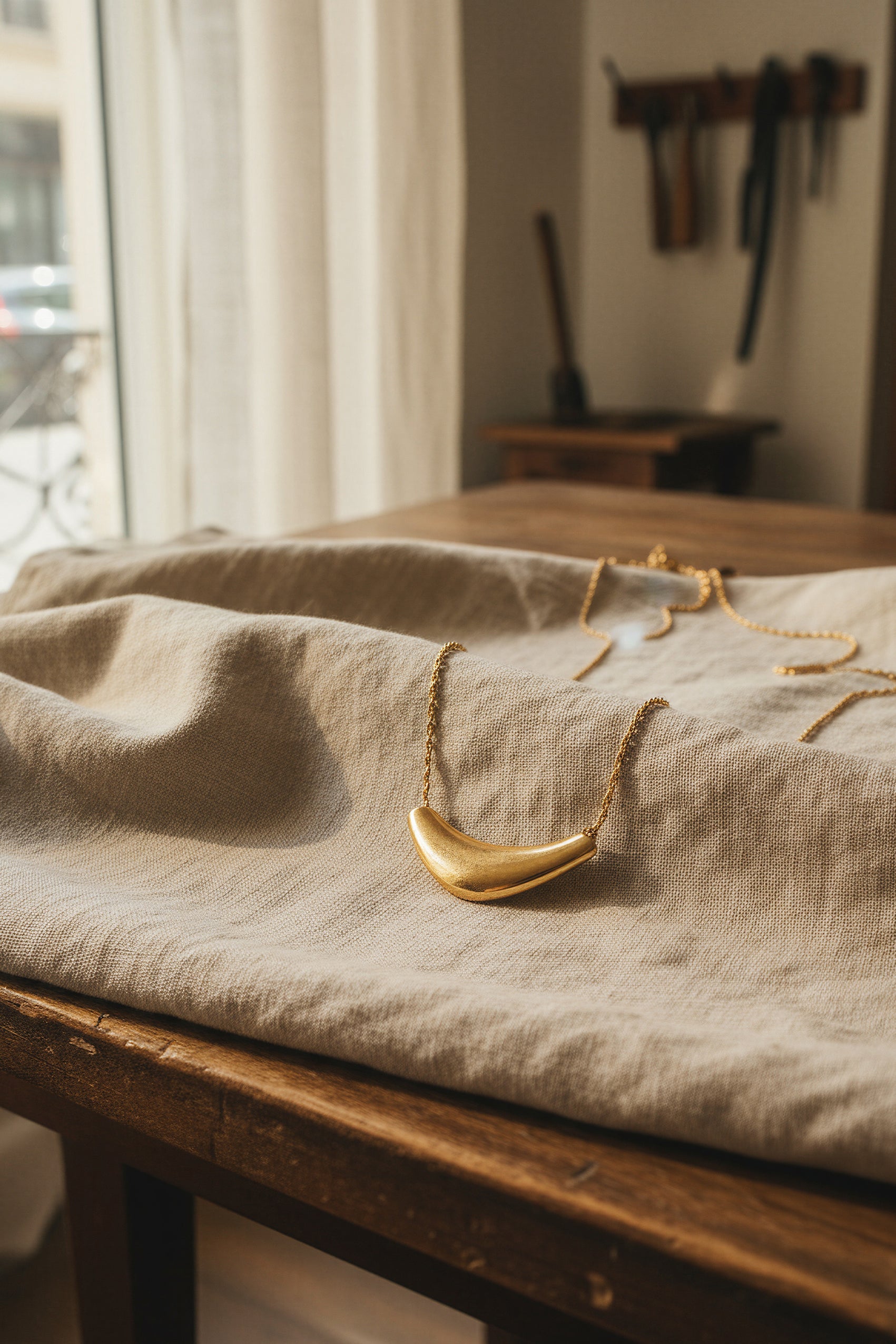 Goldene Horn-Kette aus Edelstahl