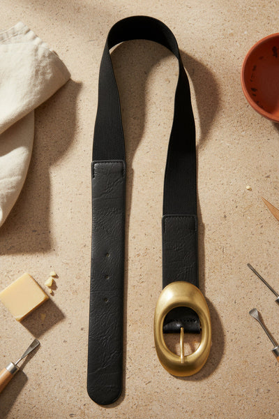 Stretchgürtel mit ovaler goldener Schnalle