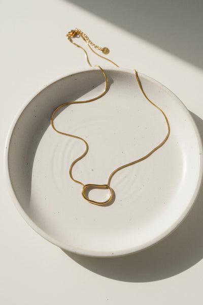 Goldkette mit modernem Anhänger