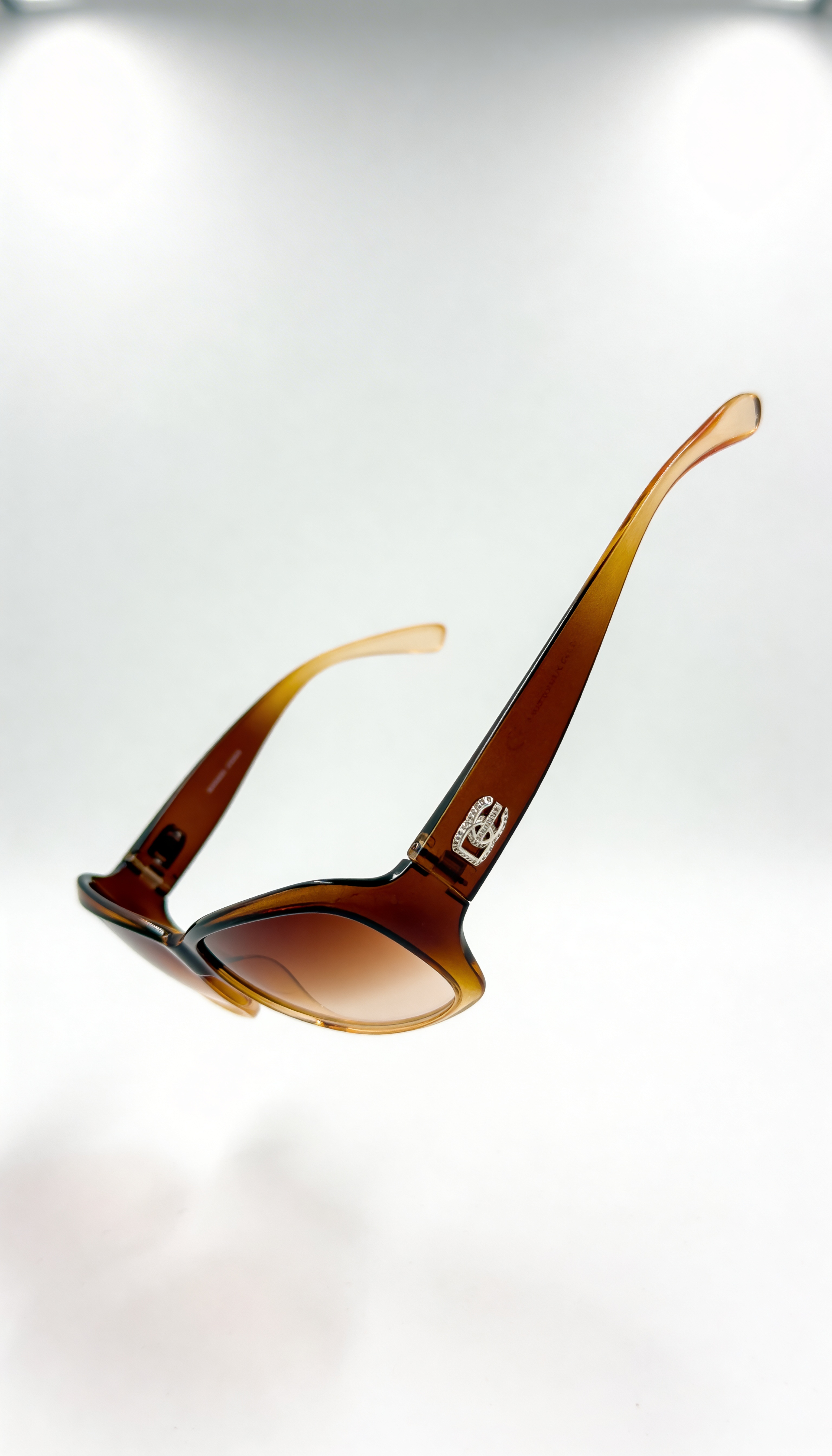 Sonnenbrille in Retro-Look, verschiedene Farben