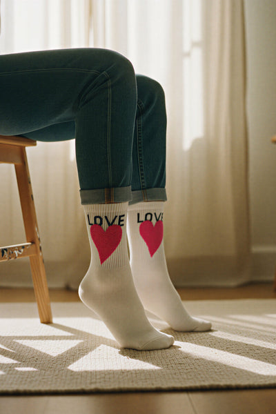Socken mit Herz-Motiv in Weiß