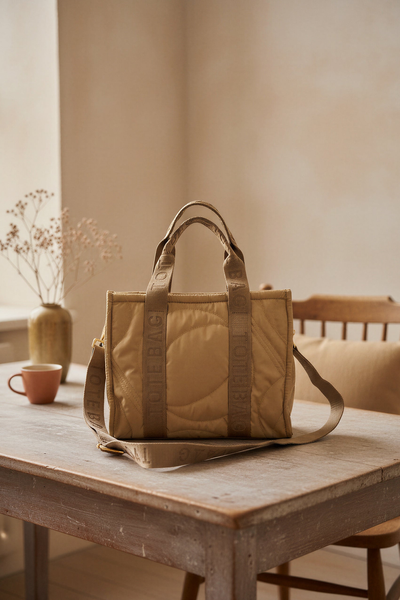 Gesteppte Tote Bag in Camel
