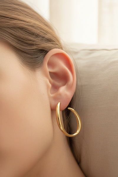 Asymmetrische Creolen in Gold