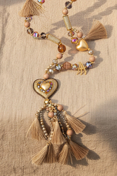 Lange Kette mit Herzanhänger Taupe Gold