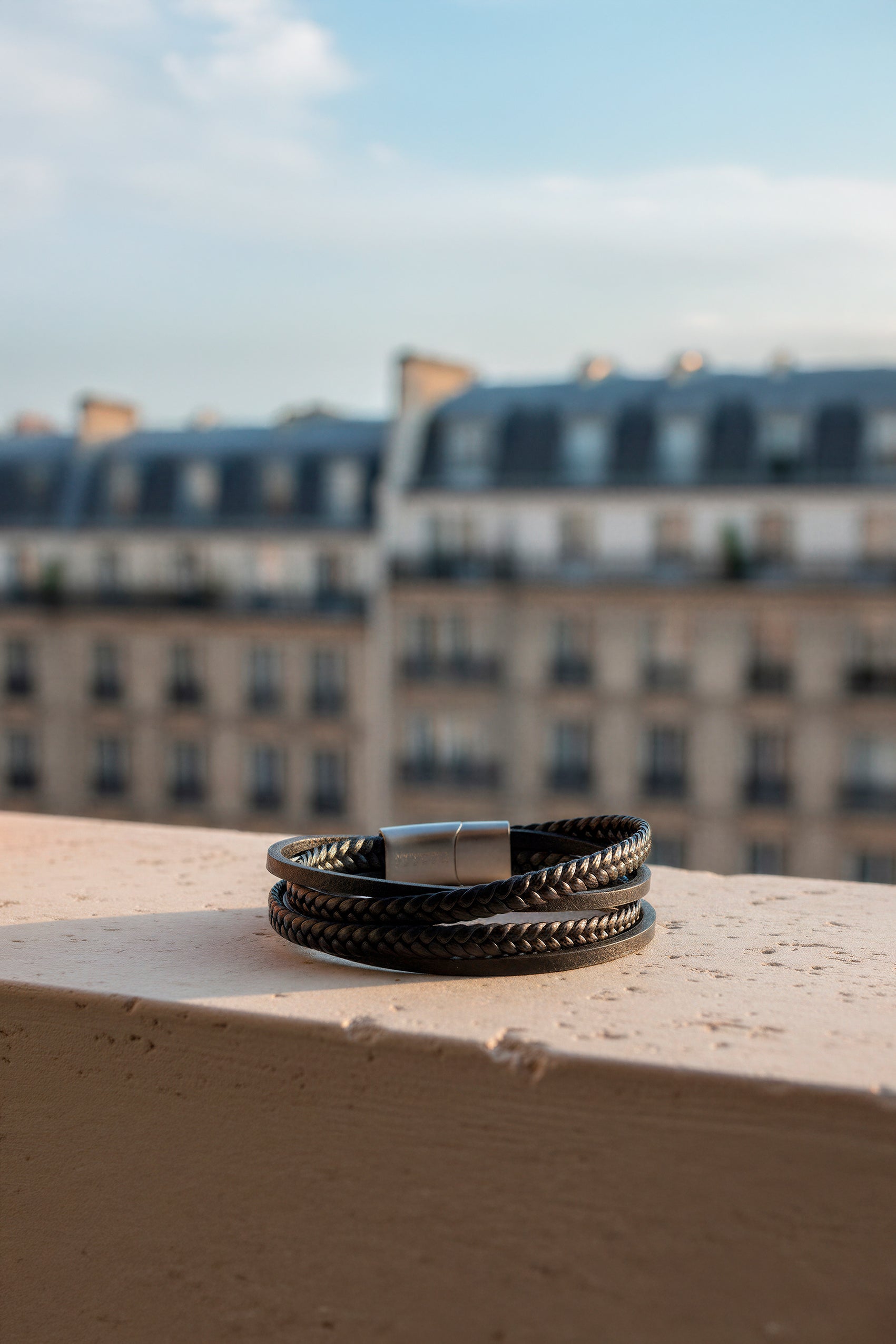 Lederarmband mit Edelstahlverschluss, schwarz/silber