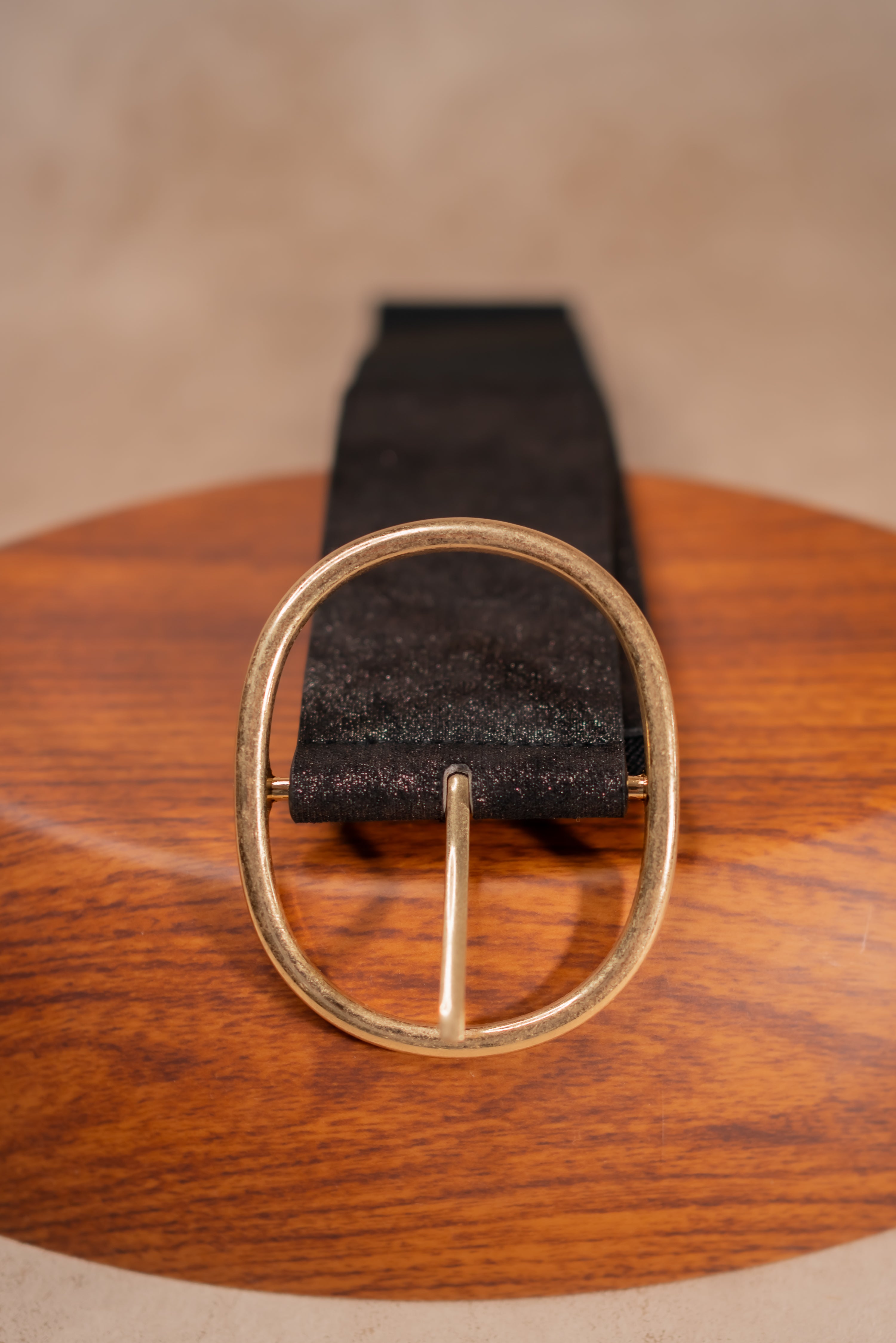 Stretchgürtel mit goldener Schnalle, schwarz-schimmernd