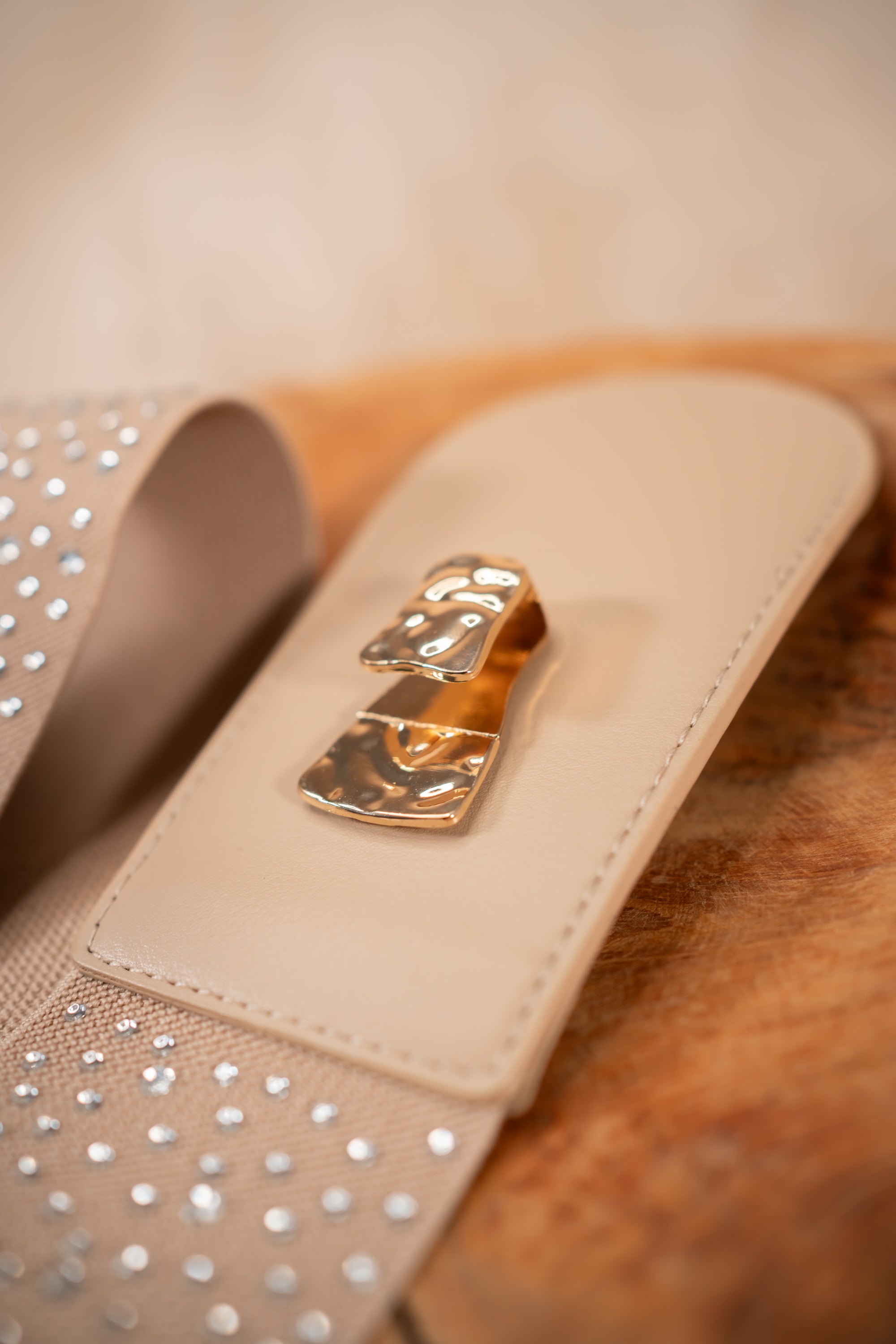 Breiter Stretch-Taillengürtel mit Strass-Details