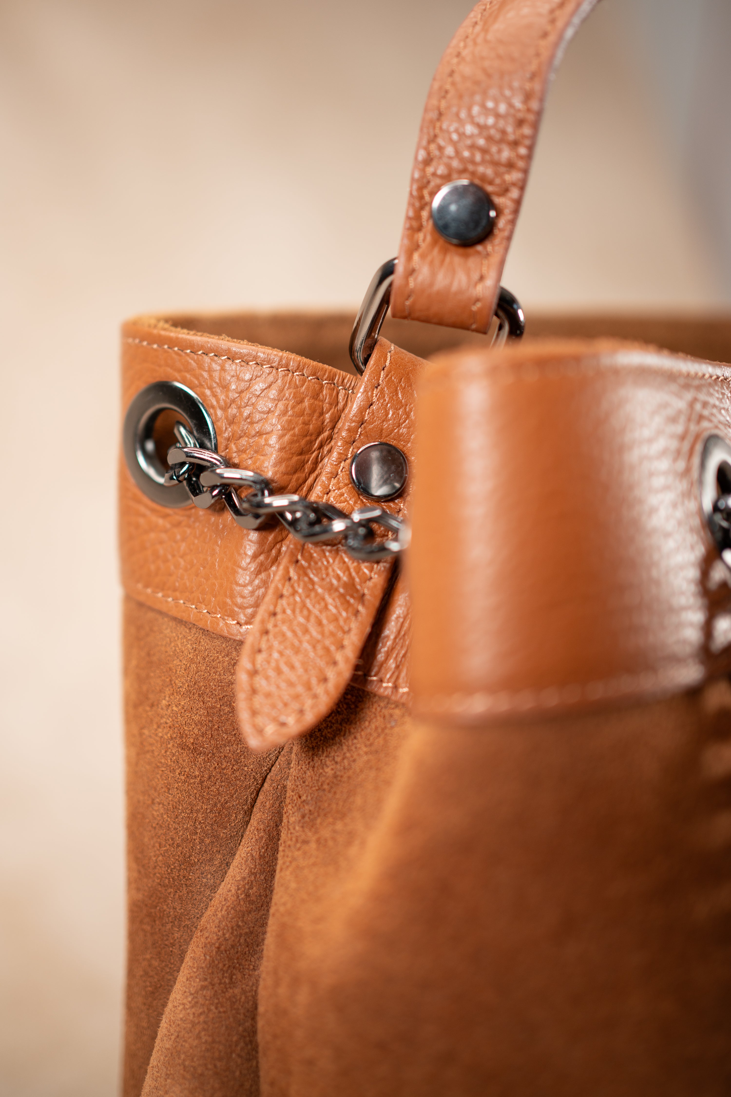 Shopper aus Wildleder und Leder in Camel