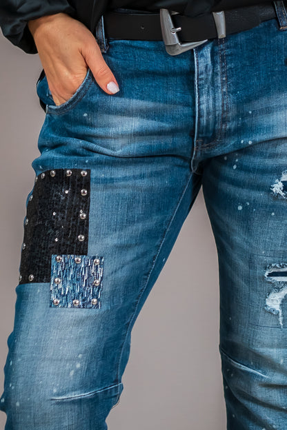 Jeans mit Pailletten & Used-Effekten