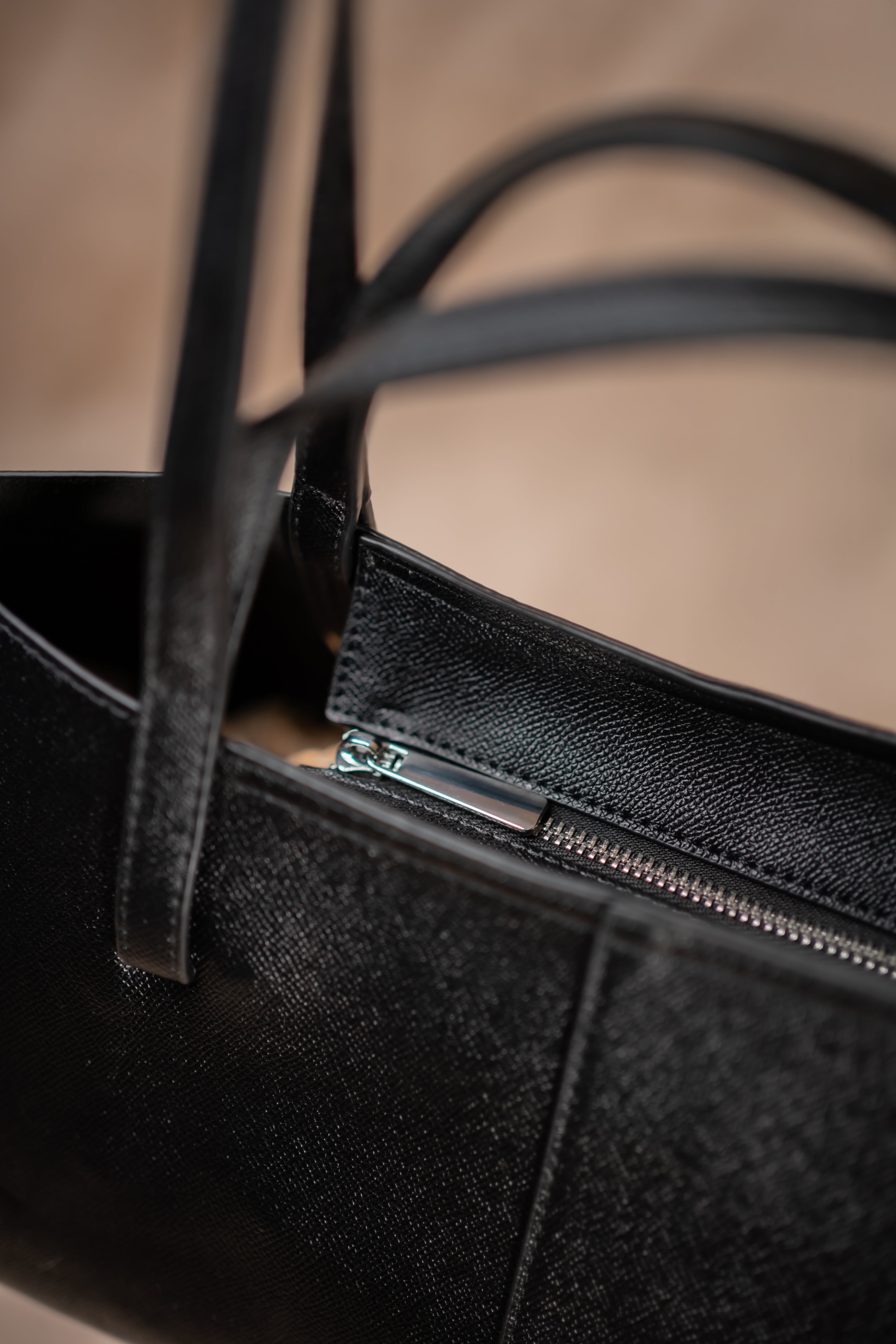 Shopper aus Lederimitat, schwarz