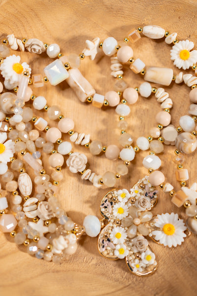 Halskette mit Anhängern, Schmetterling