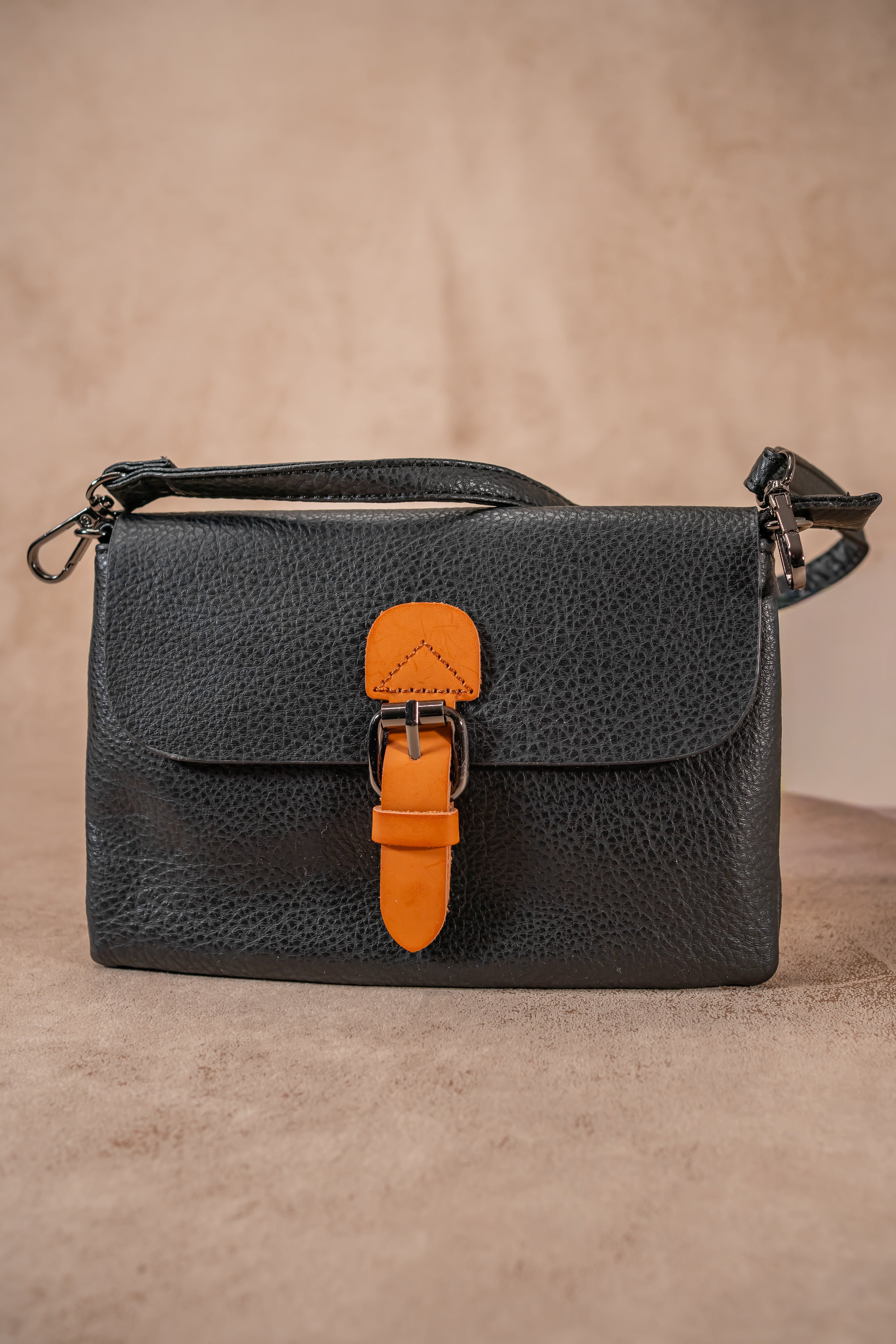 Schmale Umhängetasche, schwarz