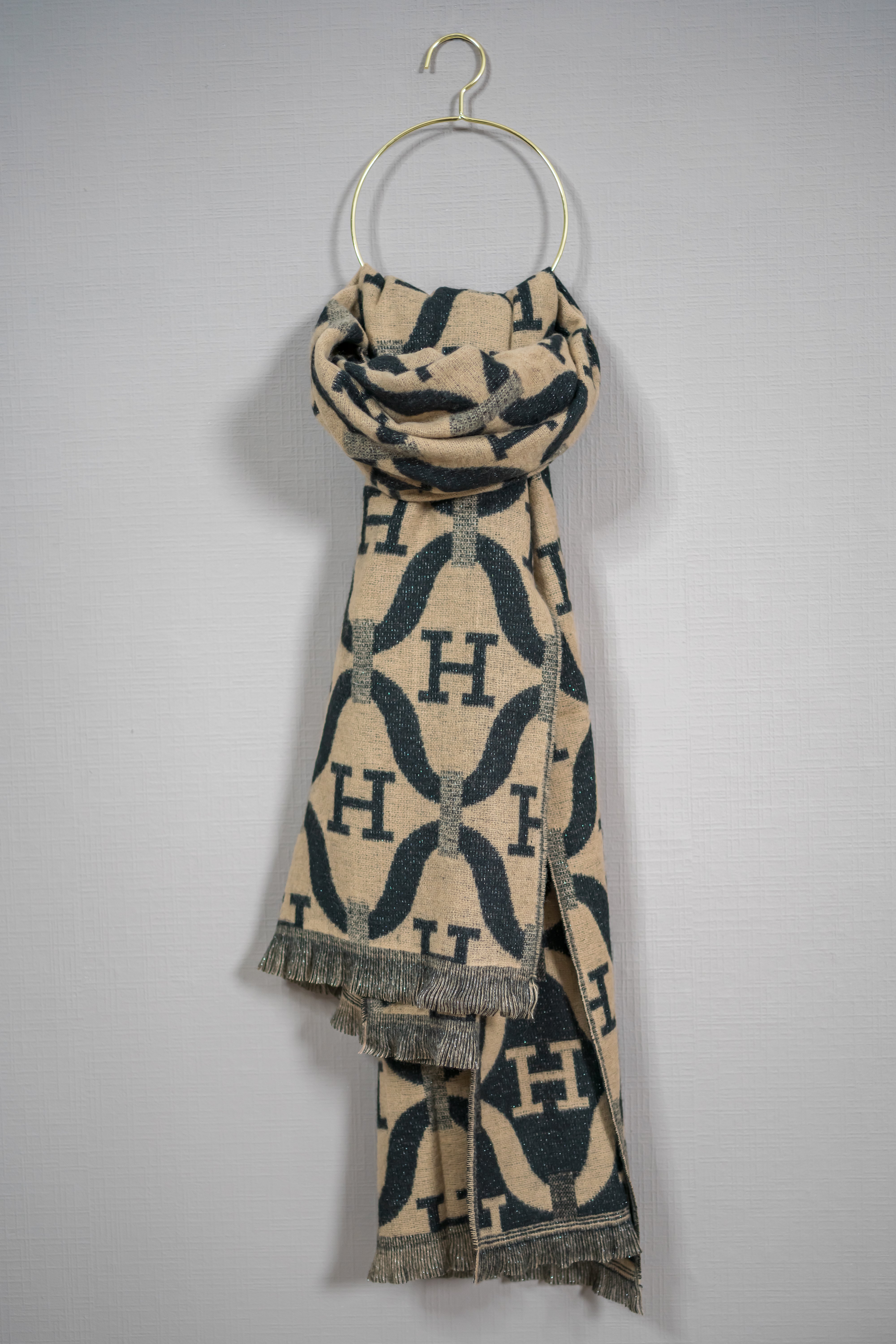 Weicher Schal mit zweifarbigen Muster, schwarz-camel