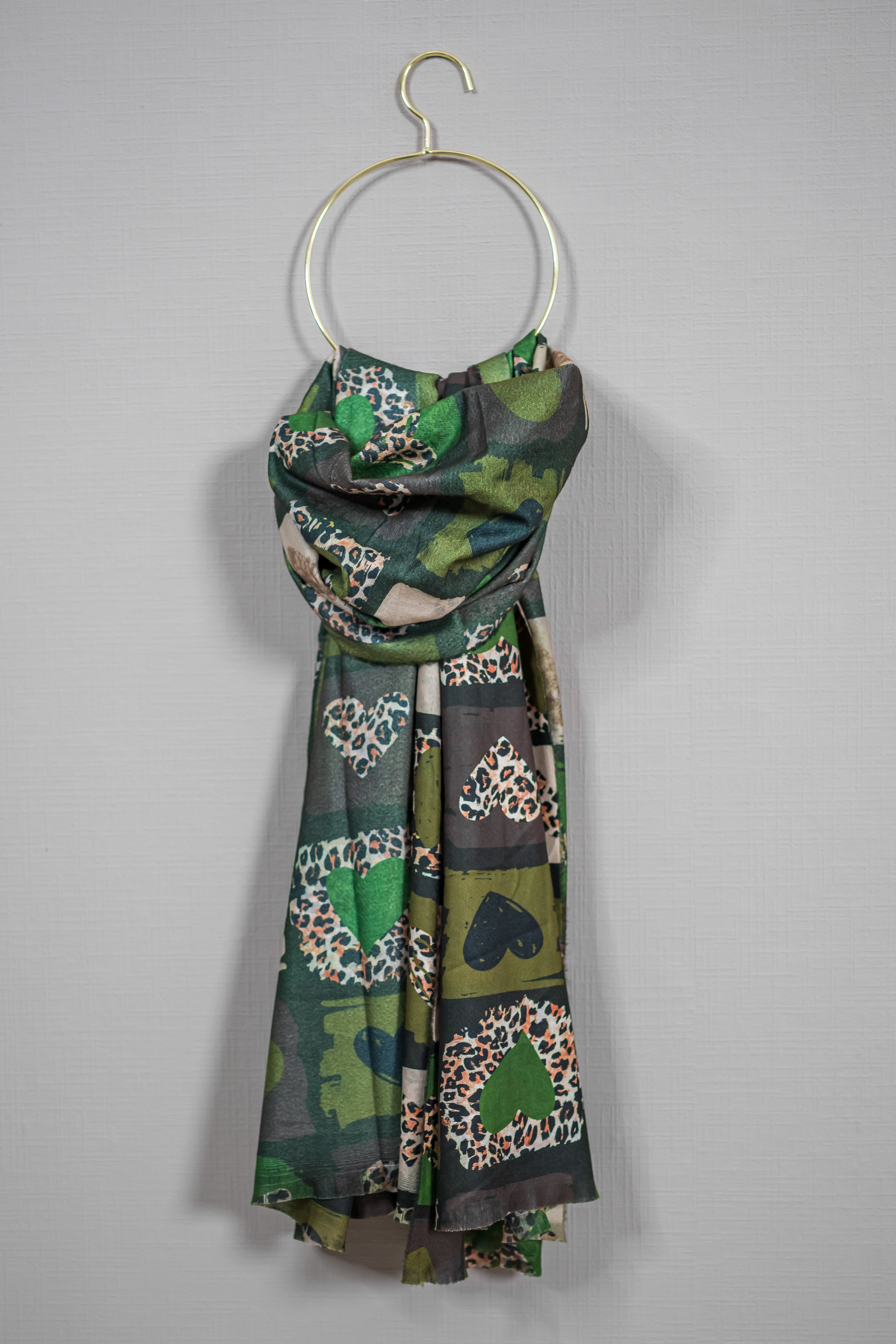 Weicher Schal mit Leo-Akzenten in Khaki mit warmen Brauntönen