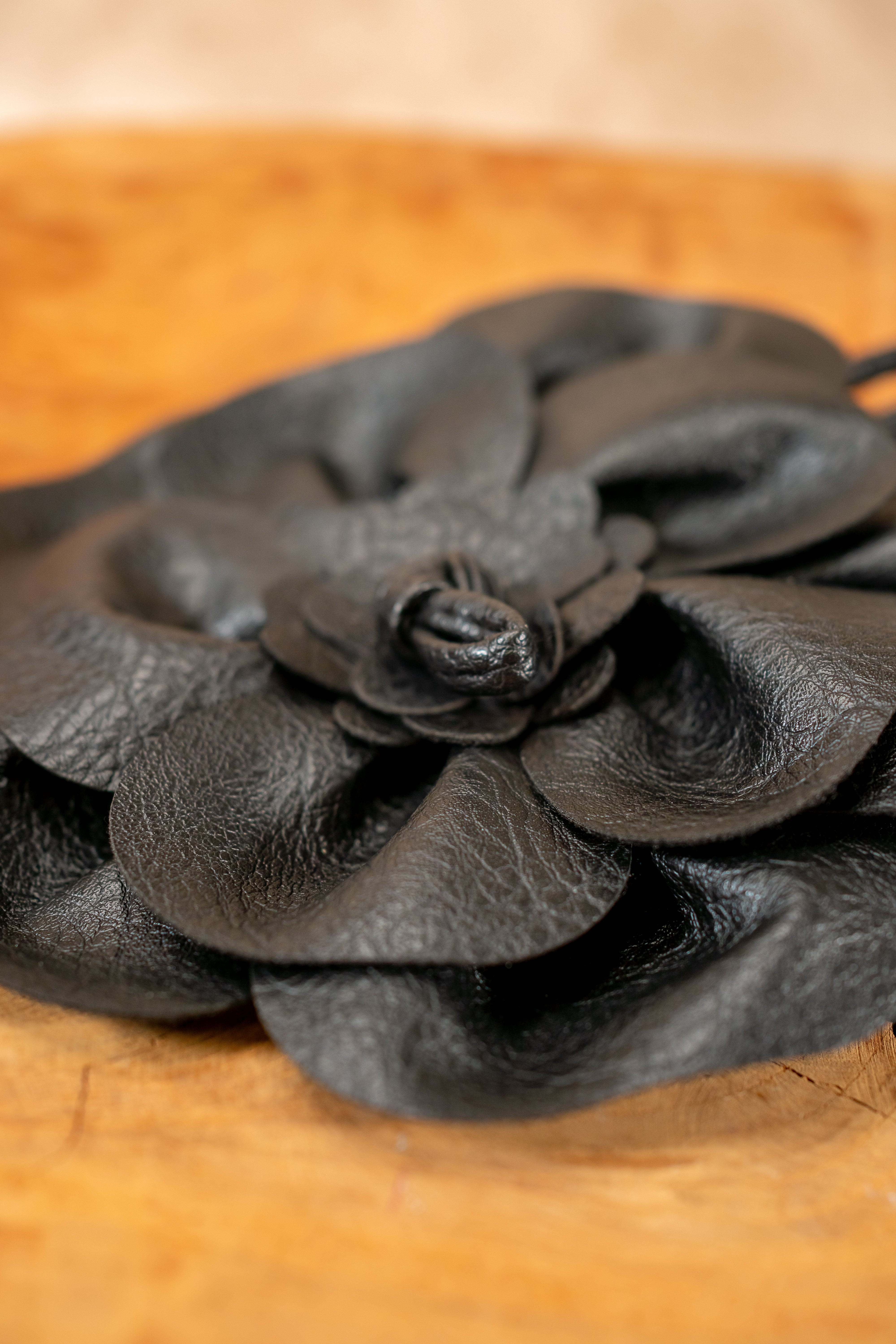 Bindgürtel mit 3D-Blüte, schwarz