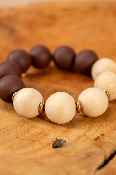 Perlenarmband aus Holzperlen