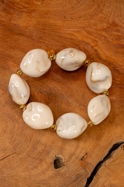 Perlenarmband in Marmoroptik