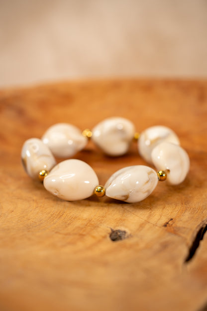 Perlenarmband in Marmoroptik