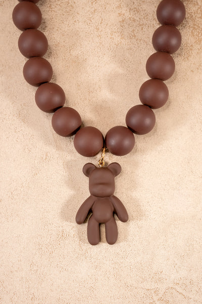 Halskette aus mattbraunen Acrylperlen