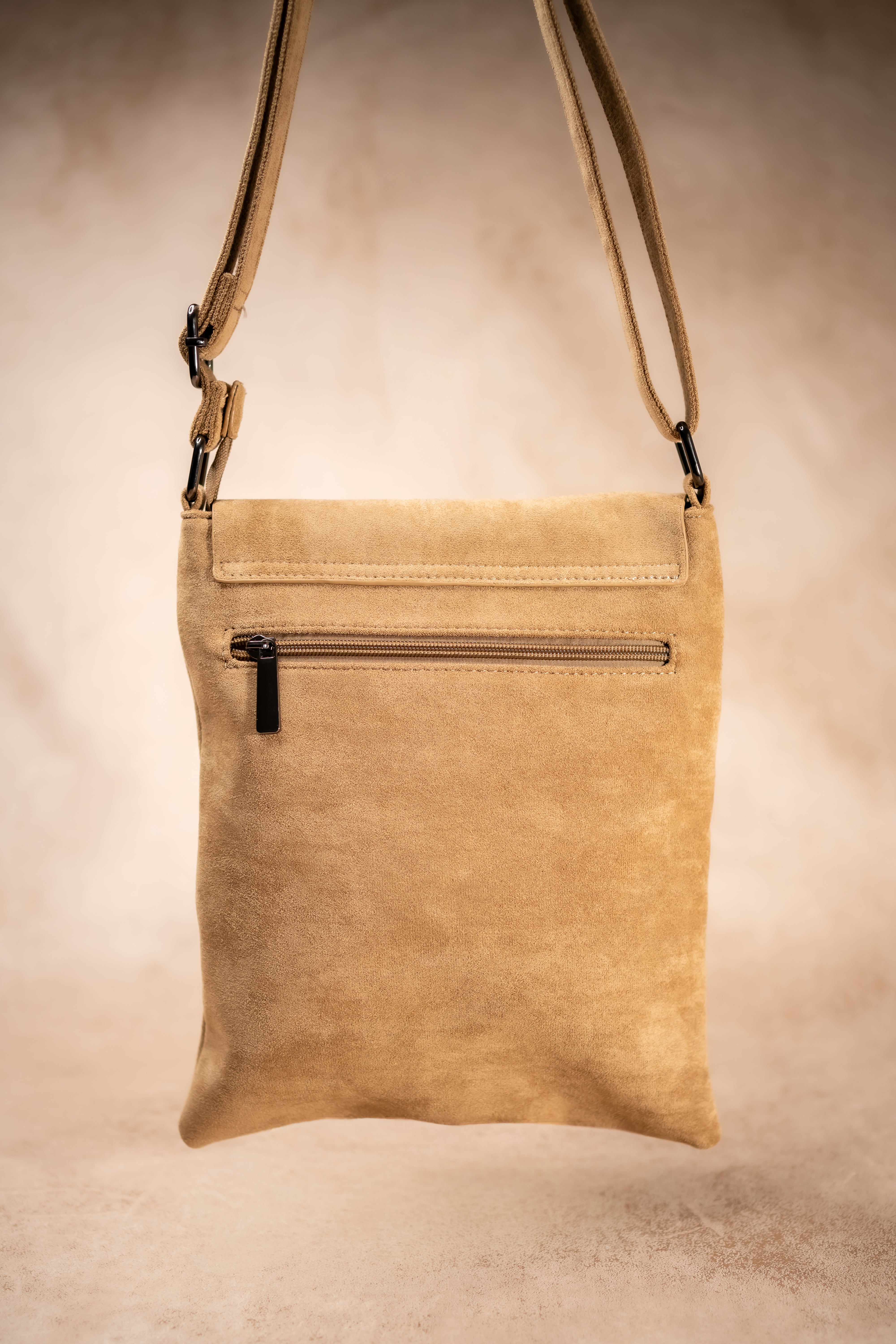Crossbody-Tasche in Veloursleder-Optik