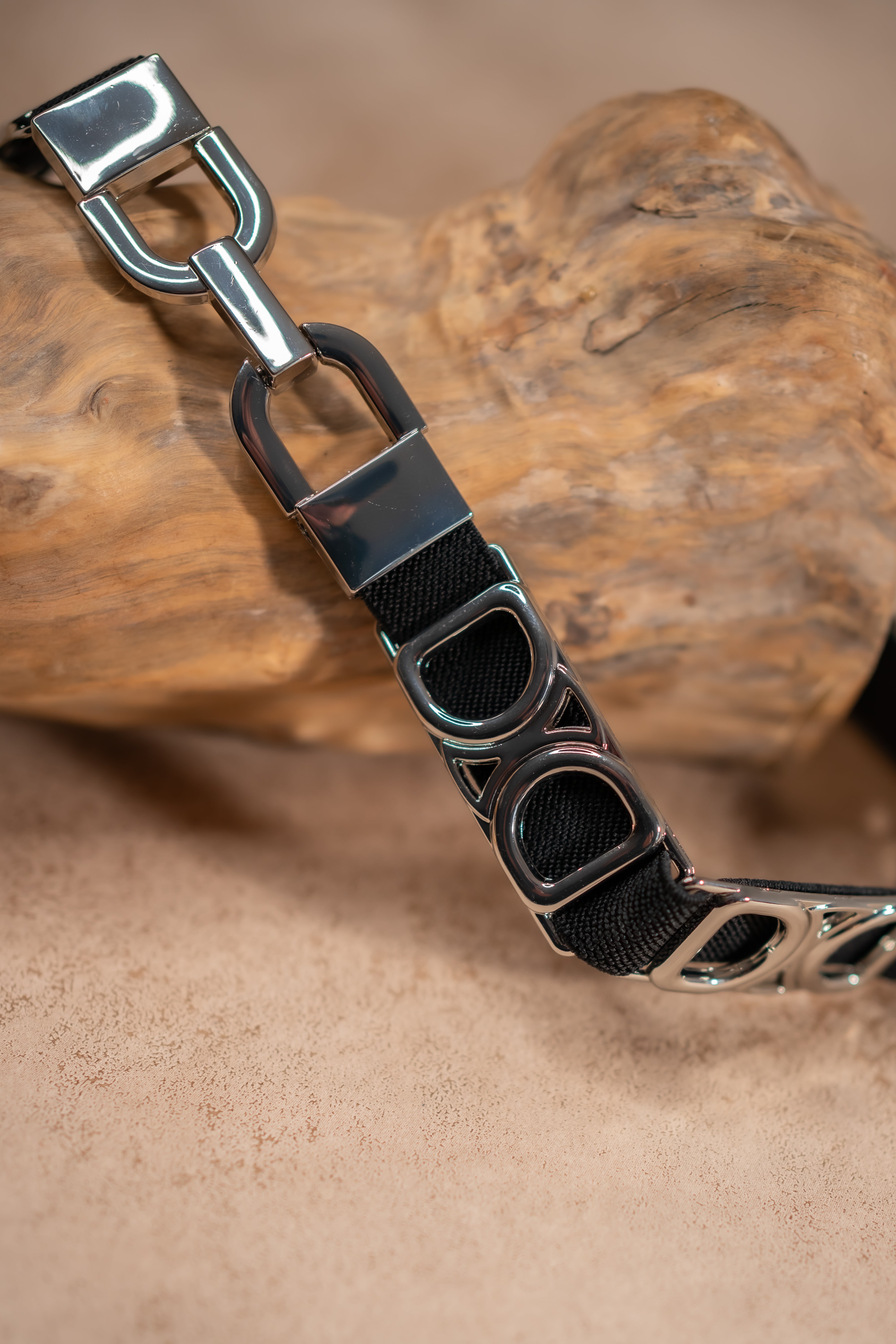 Elastischer Gürtel mit Metall-Details, schwarz