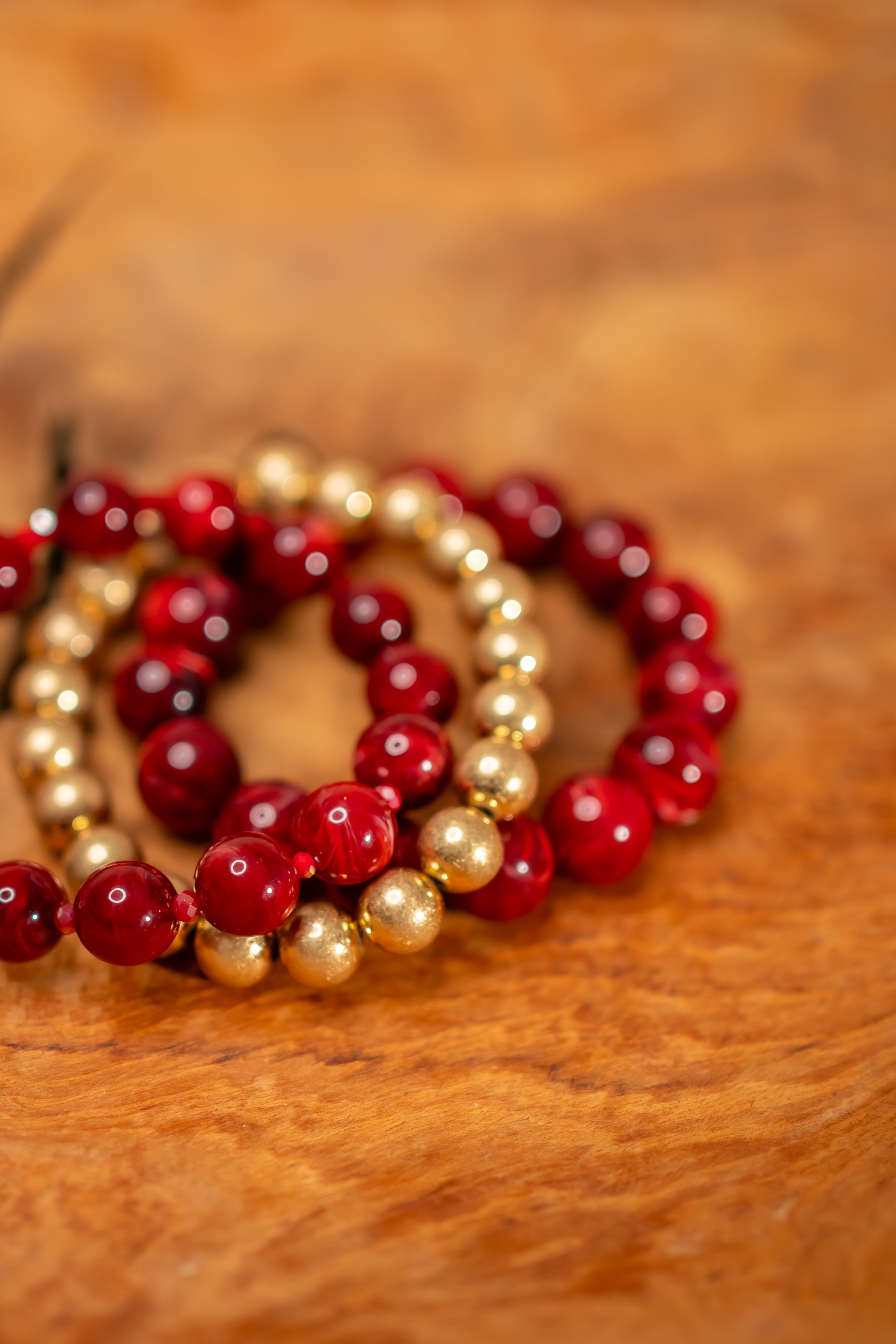 Armband-Set mit Perlen, weinrot-gold