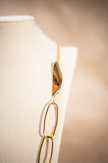 Lange Statement-Kette in glänzender Goldoptik