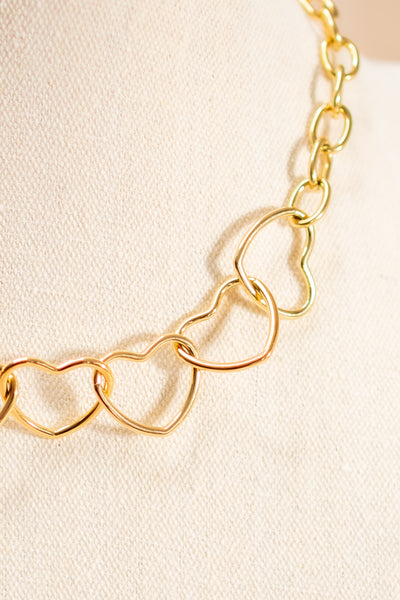 Elegante Kette mit Herzen