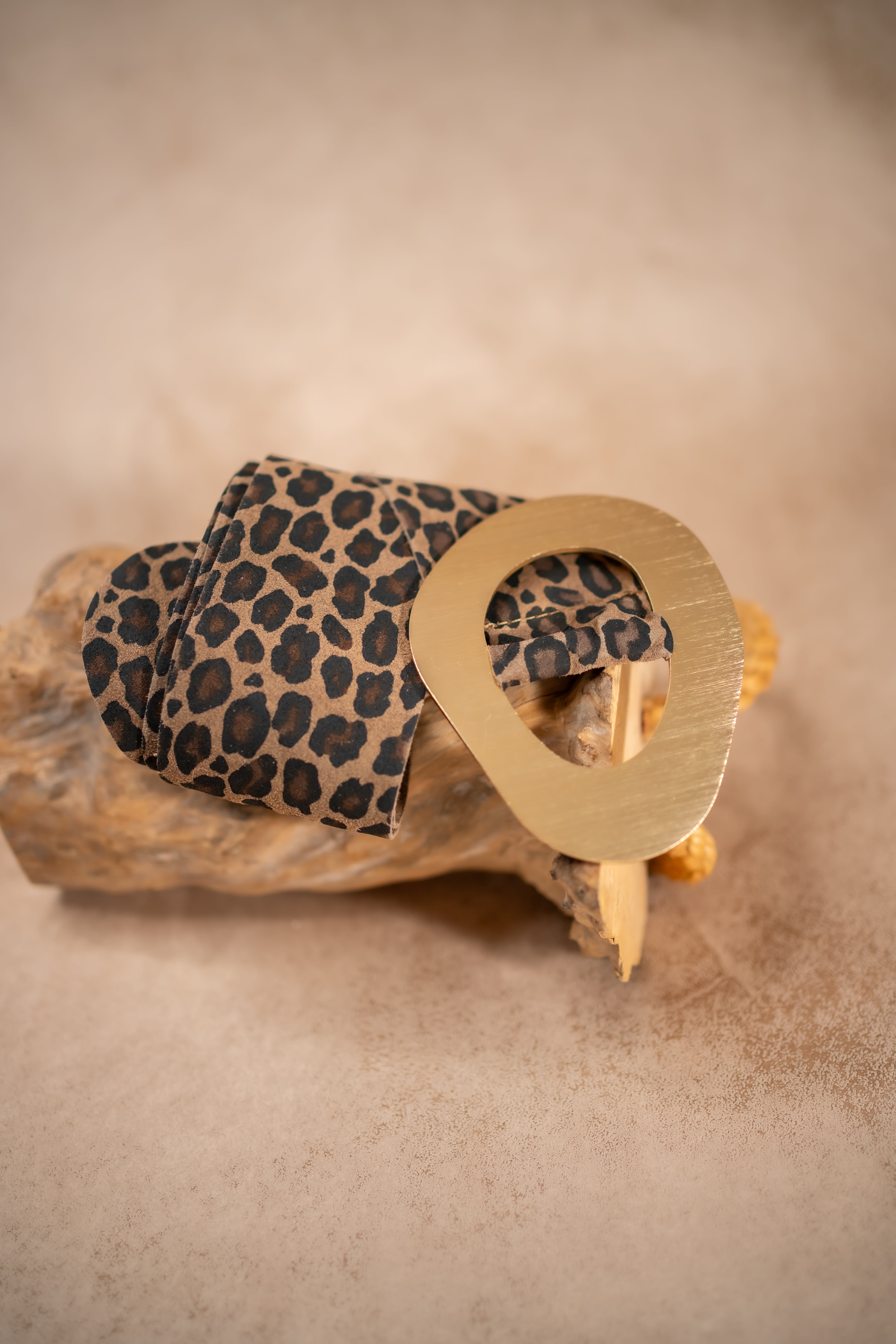 Ledergürtel Leopard mit Goldschnalle