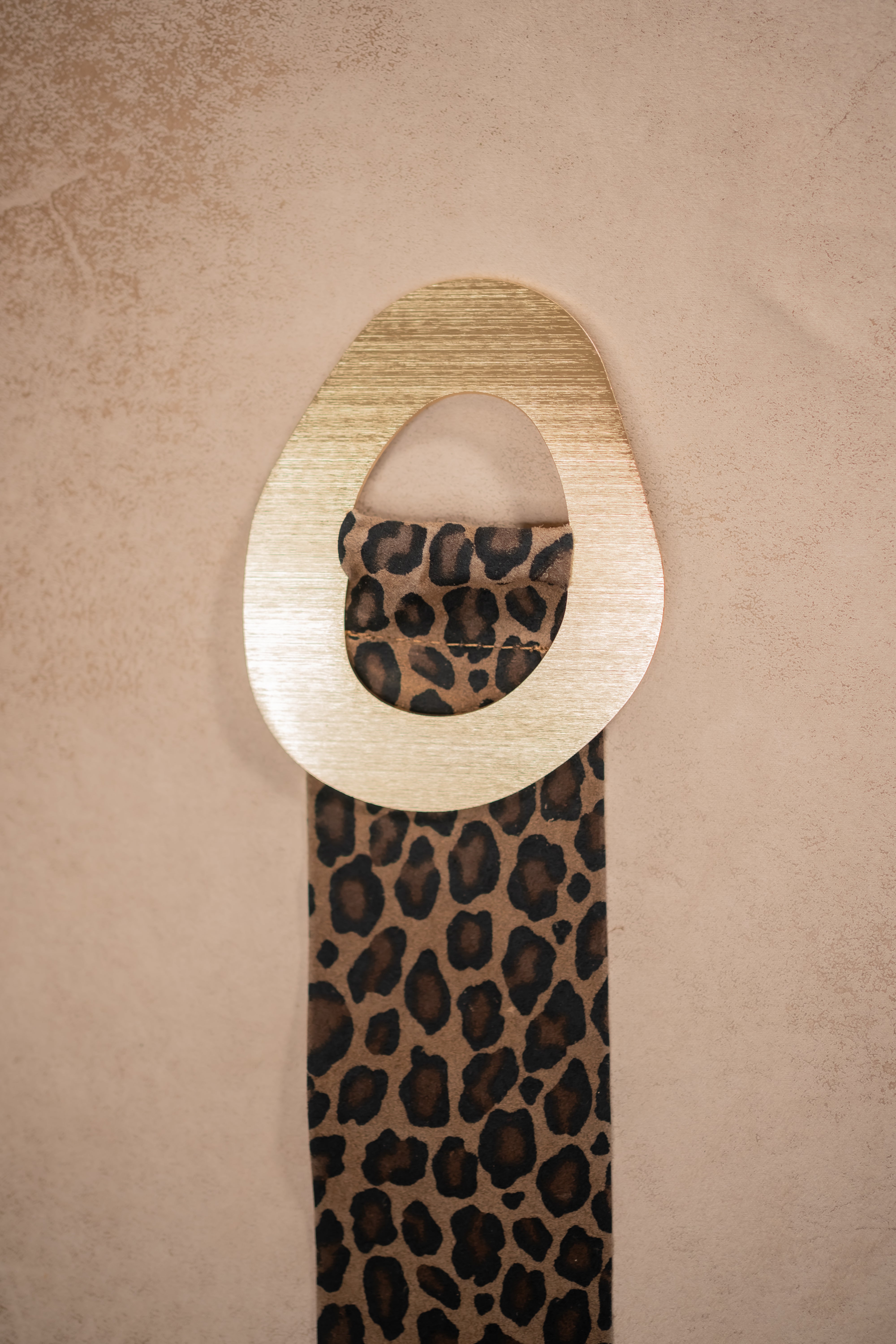 Ledergürtel Leopard mit Goldschnalle