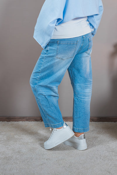 Jeans mit weitem Bein, hellblau