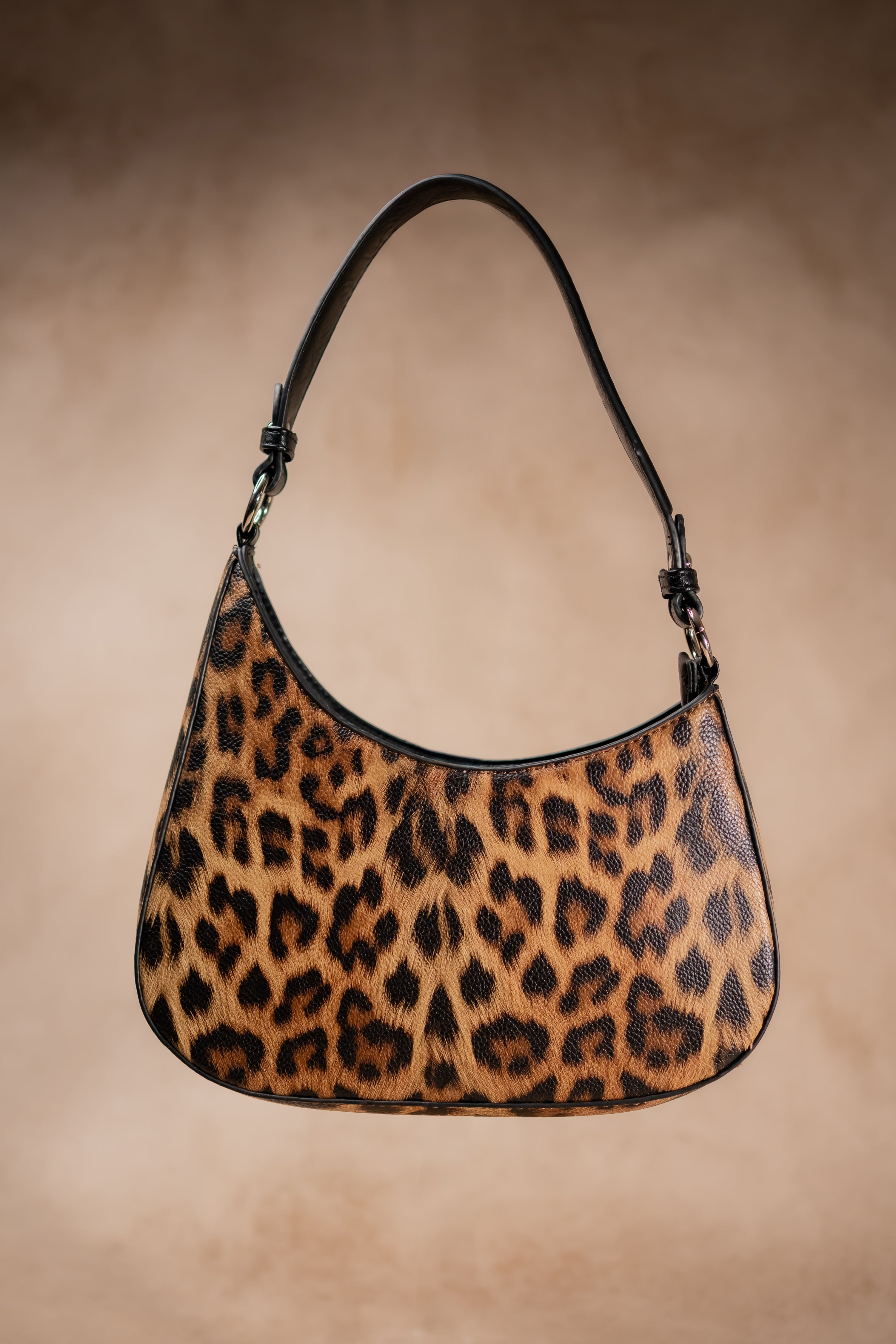 Schultertasche mit Leo-Print