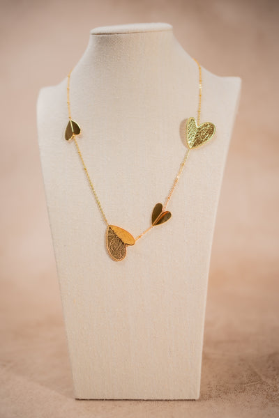 Halskette mit Herzen, gold