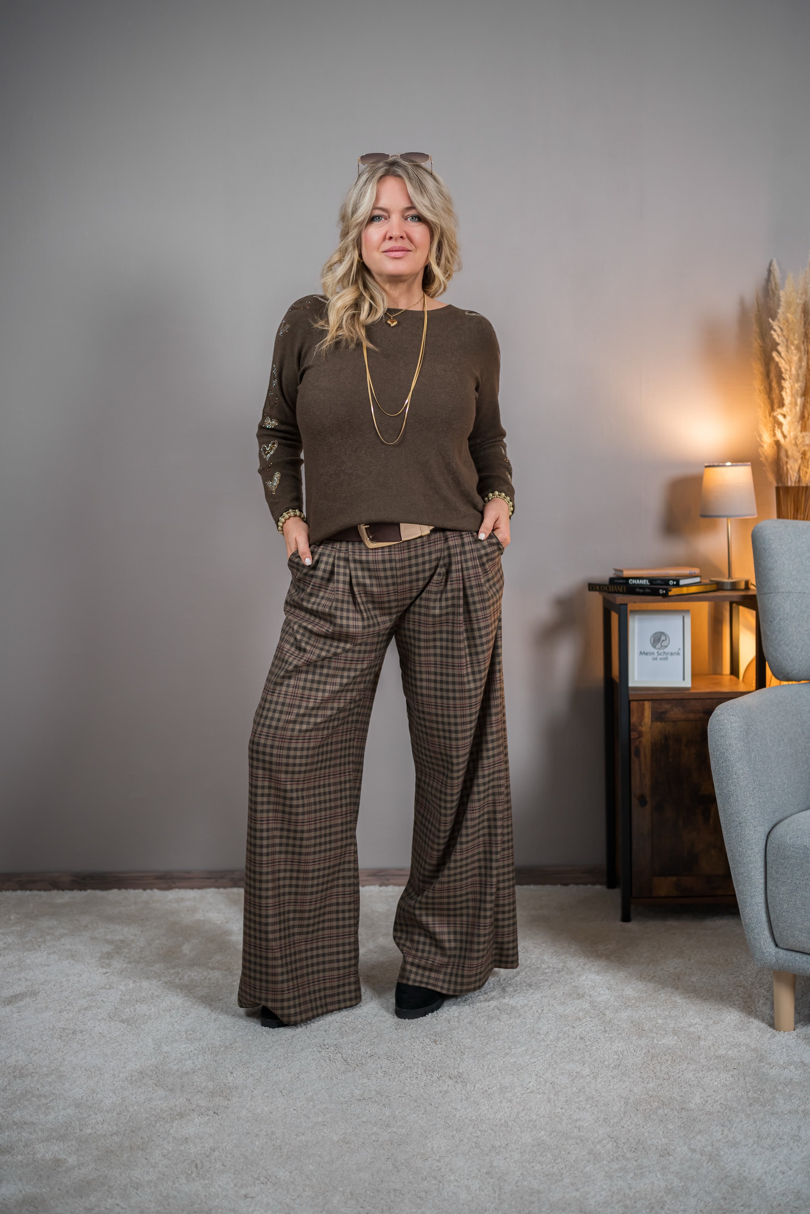 Strickpullover mit Glitzerherzen, dunkelbraun